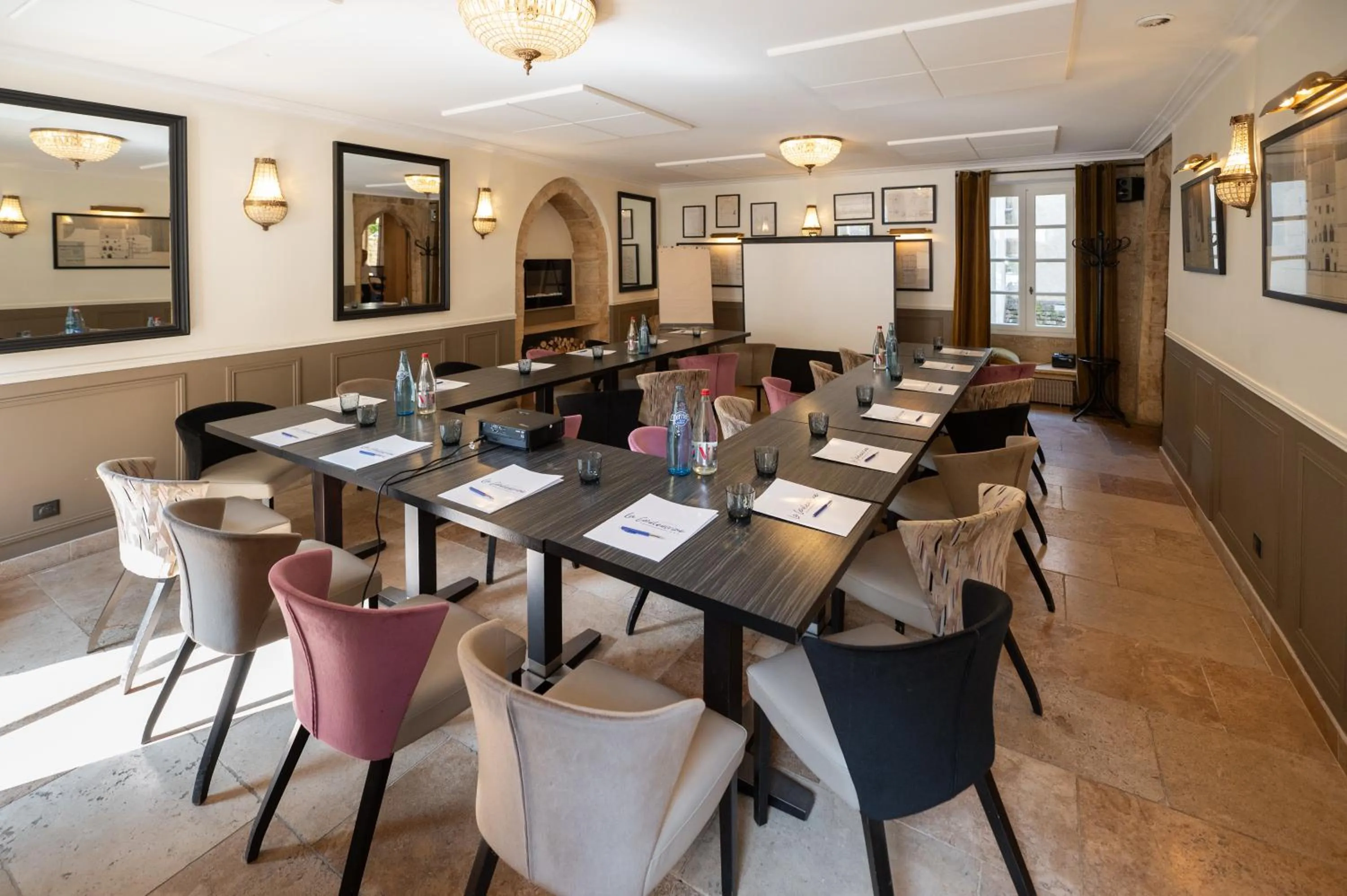 Meeting/conference room in Hôtel La Couleuvrine Sarlat Centre Ville