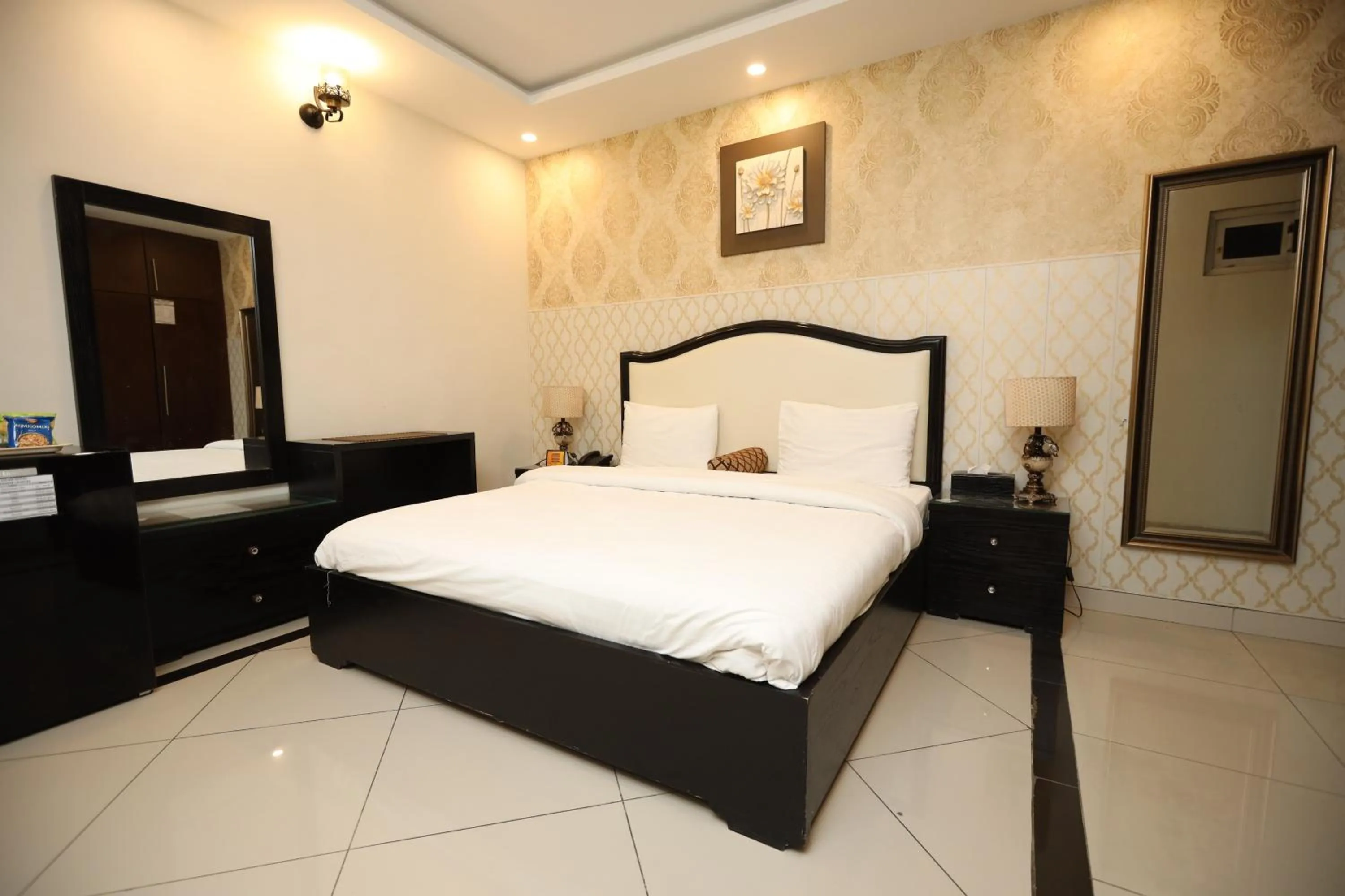 Bedroom, Bed in Safari Club 4