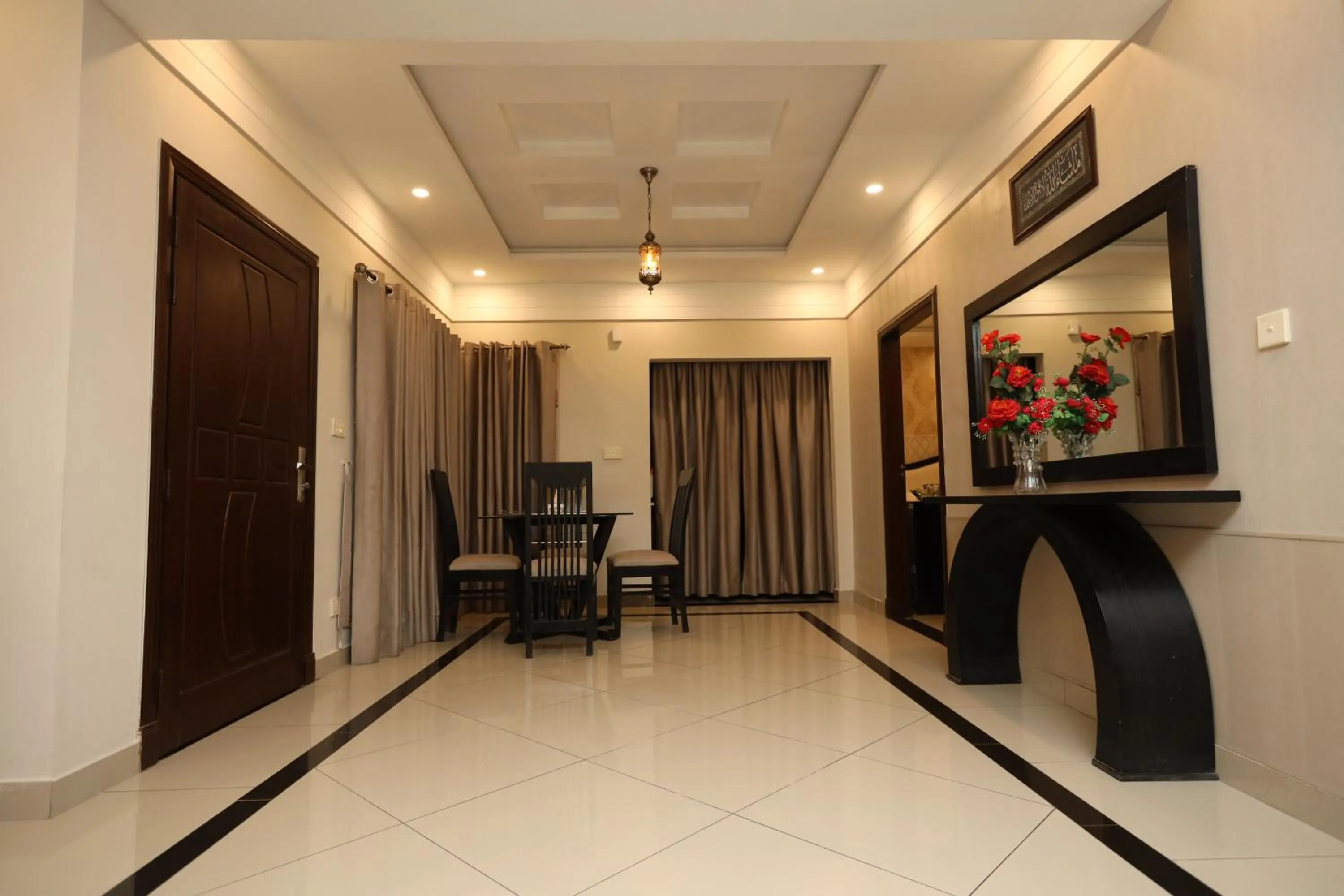 Living room in Safari Club 4