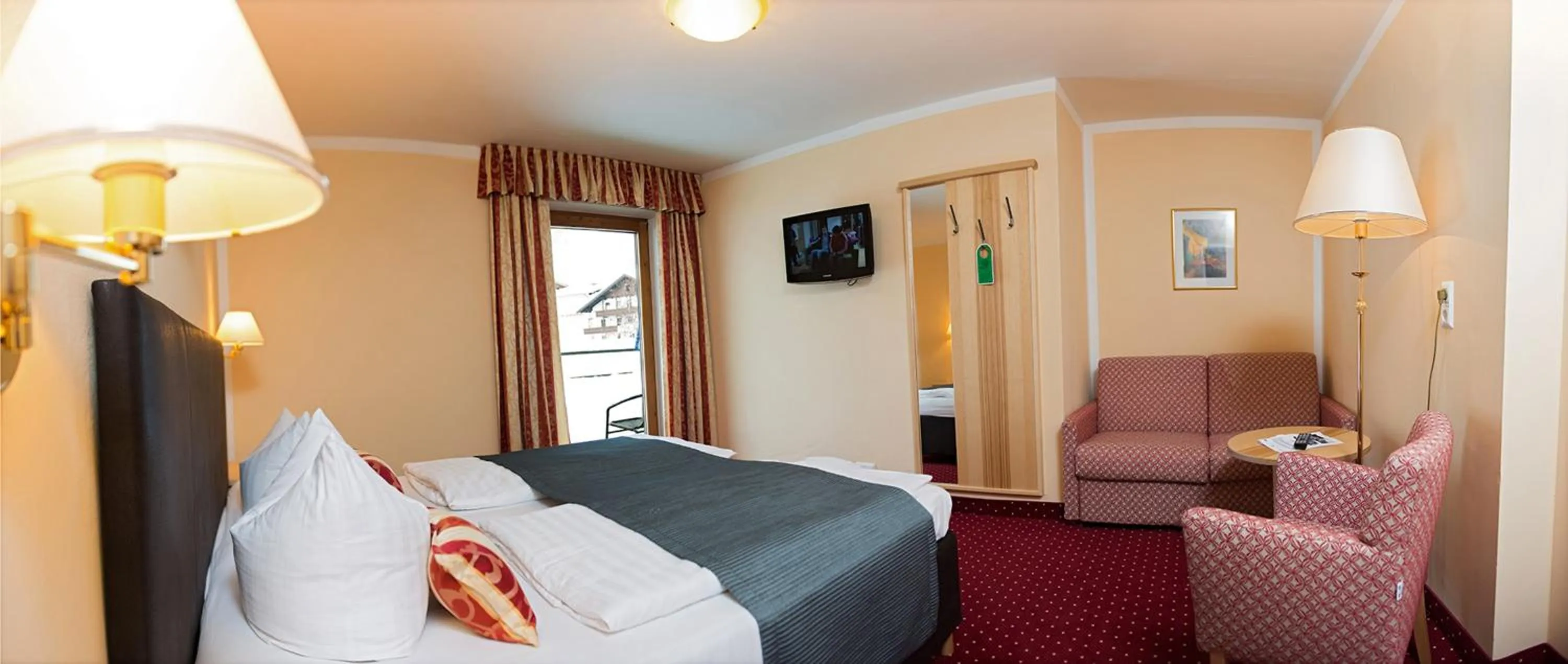 Photo of the whole room, Bed in Hotel Schneeberger