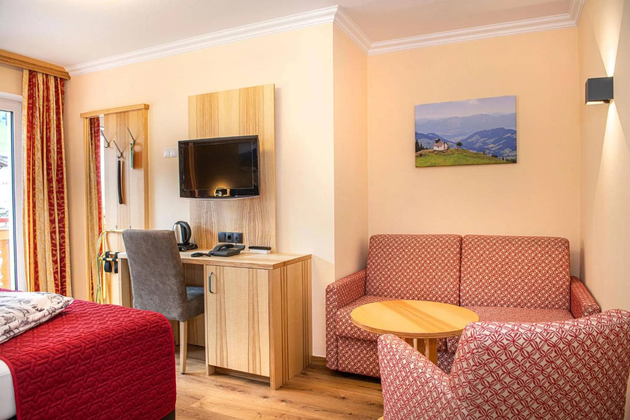 Photo of the whole room in Hotel Schneeberger