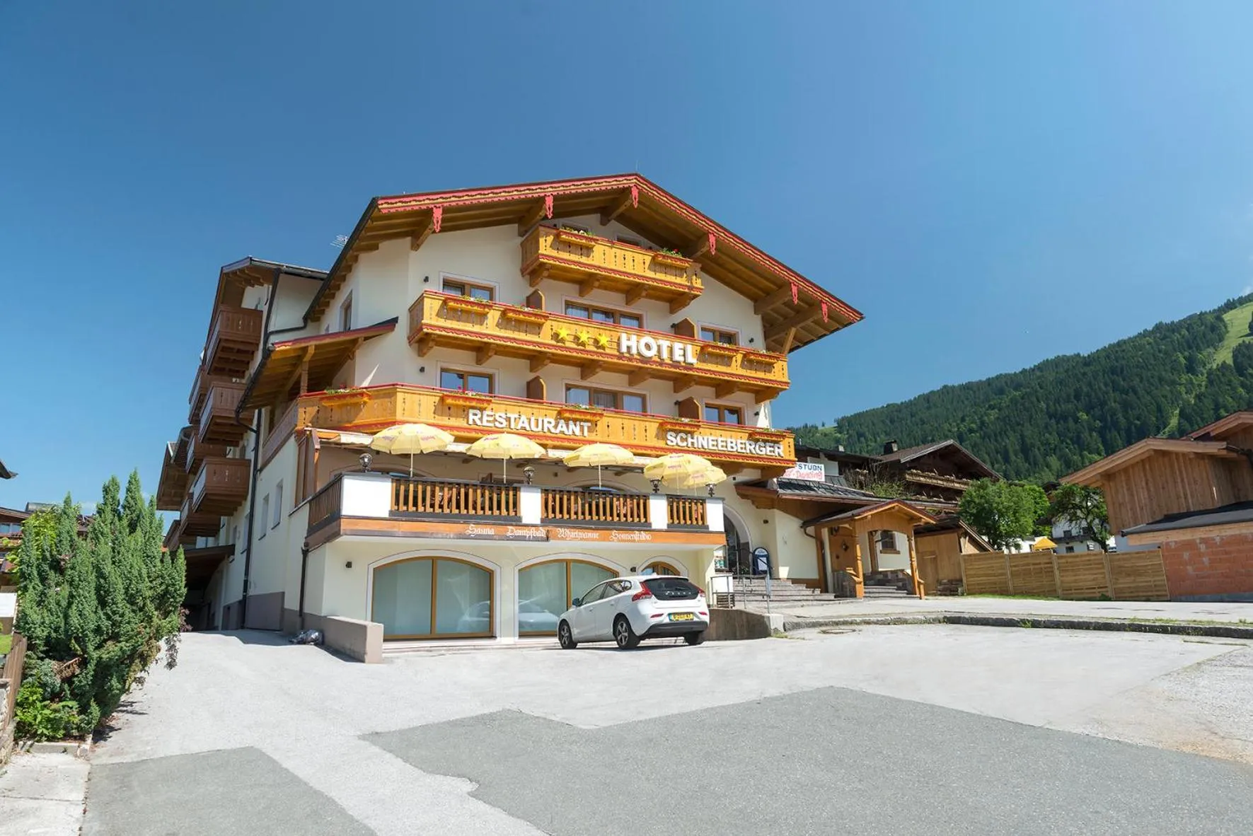 Facade/entrance in Hotel Schneeberger