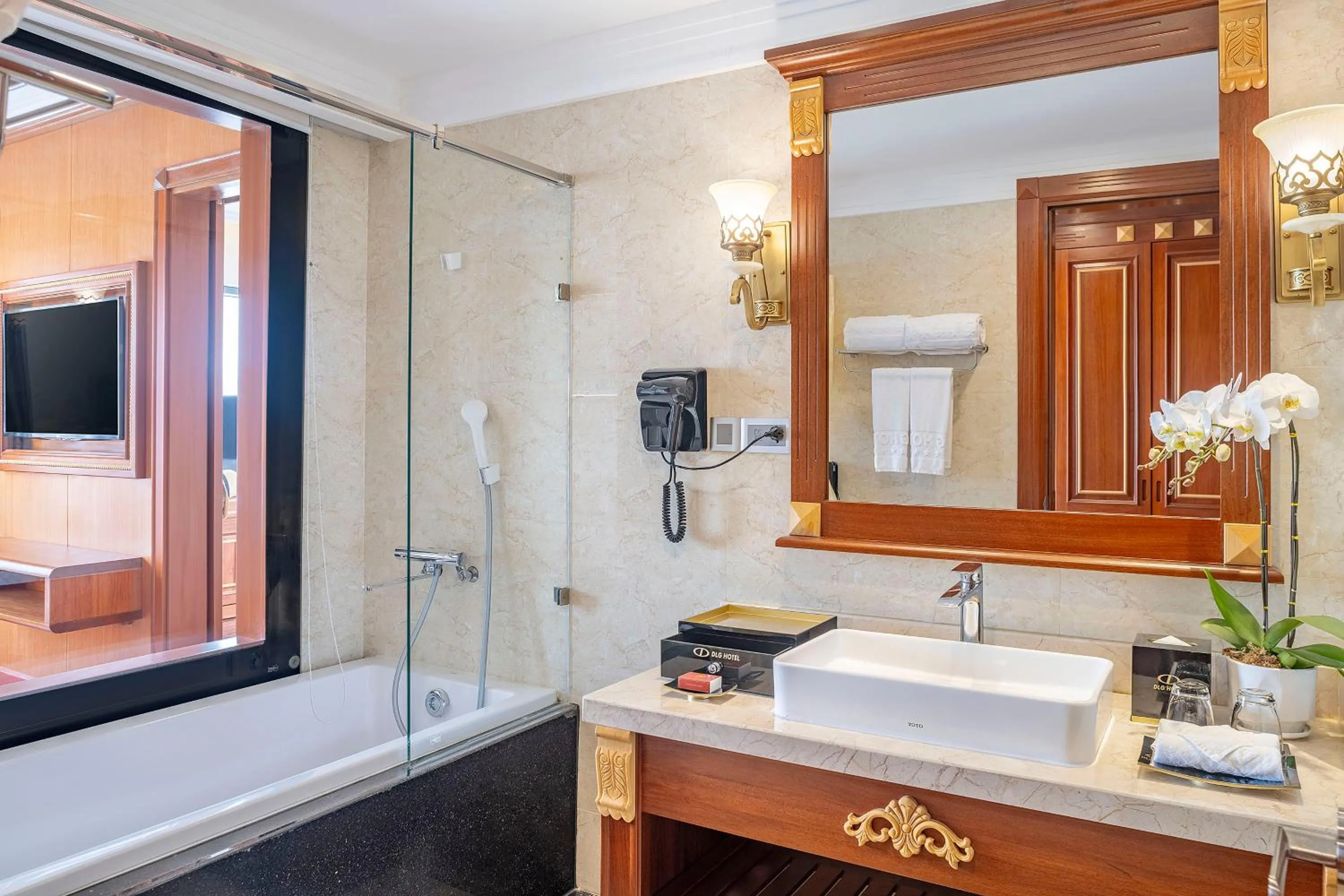 Bathroom in DLG Hotel Danang