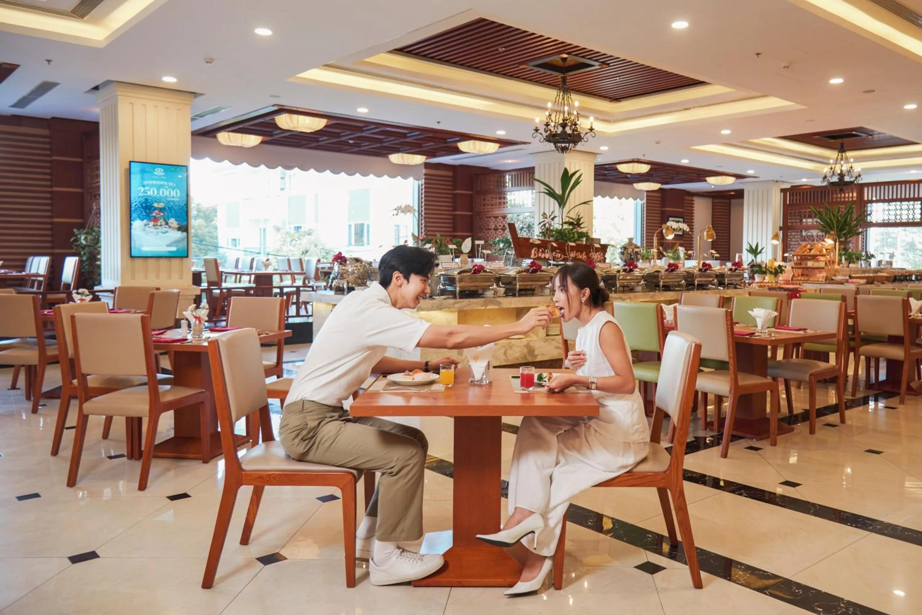 Restaurant/places to eat in DLG Hotel Danang