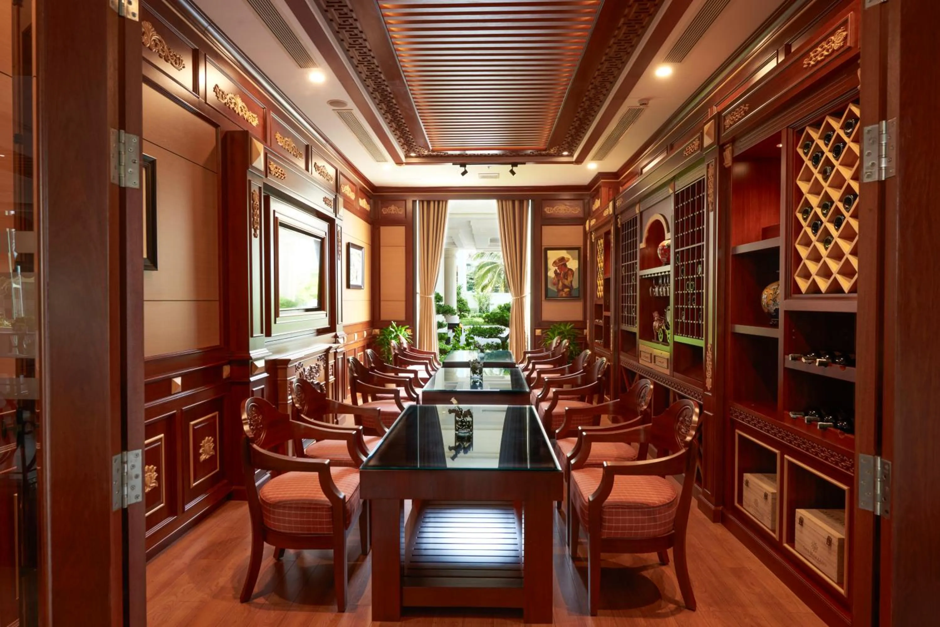 Lounge or bar in DLG Hotel Danang