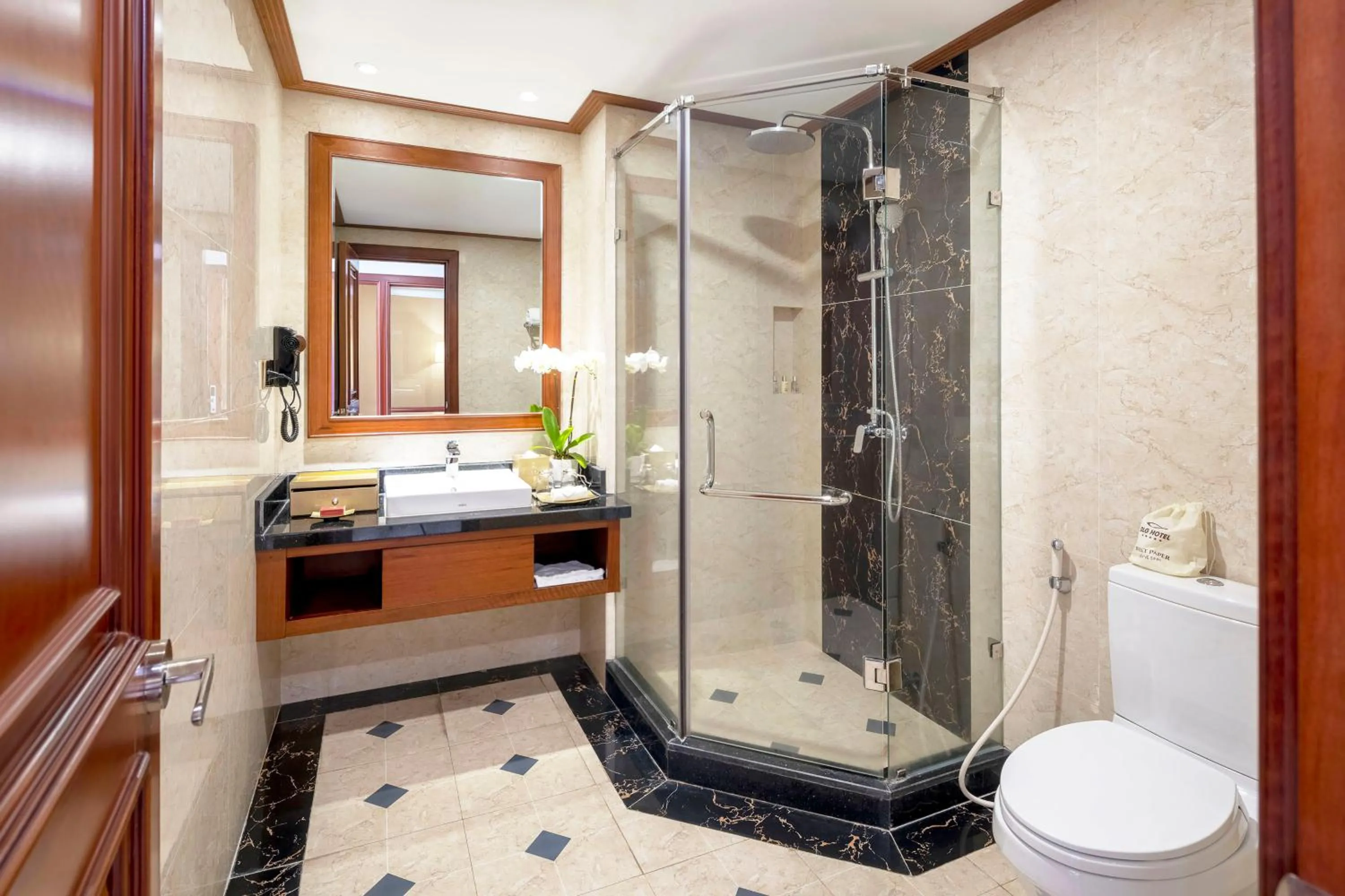 Bathroom in DLG Hotel Danang