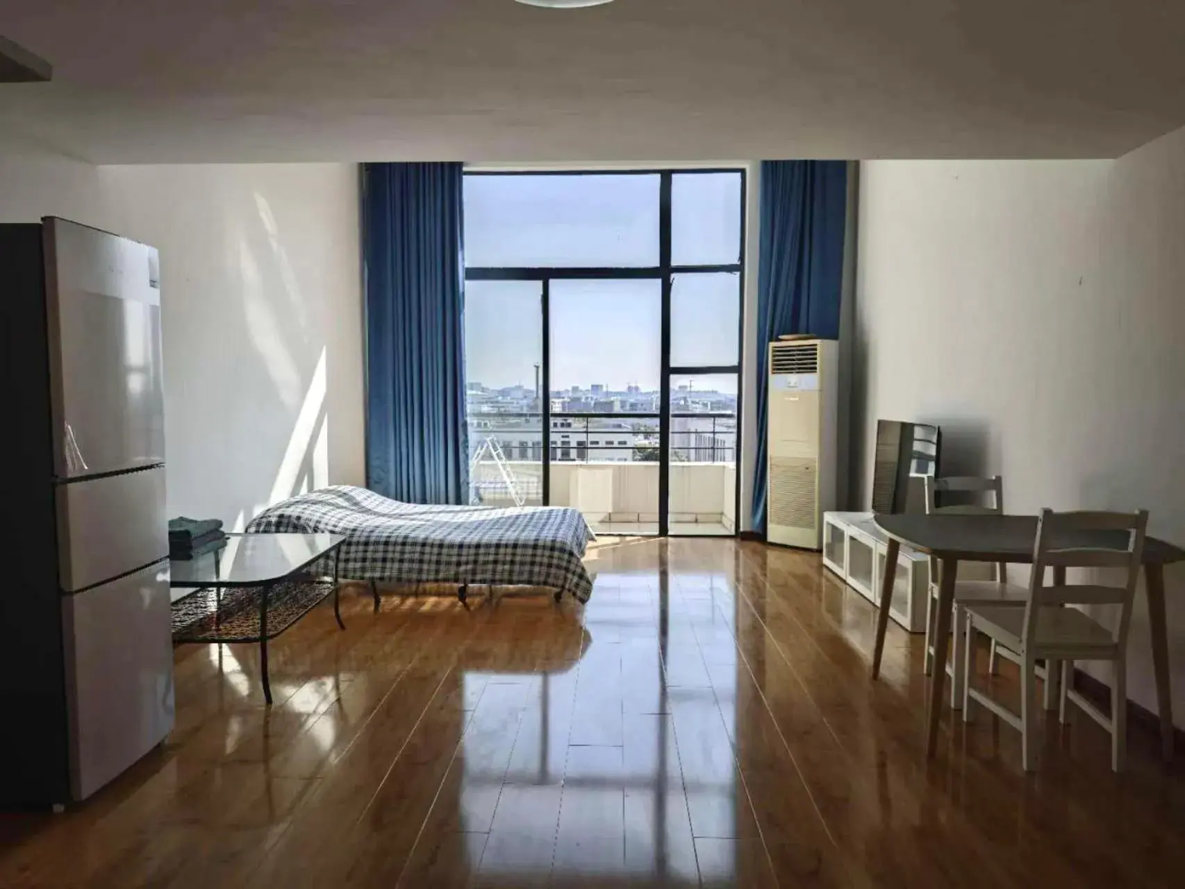 One-Bedroom Loft Apartment with Balcony in iNestin Shanghai Apt Xinjinqiao Road One-Bedroom Loft Apartment with Balcony in iNestin Shanghai Apt Xinjinqiao Road