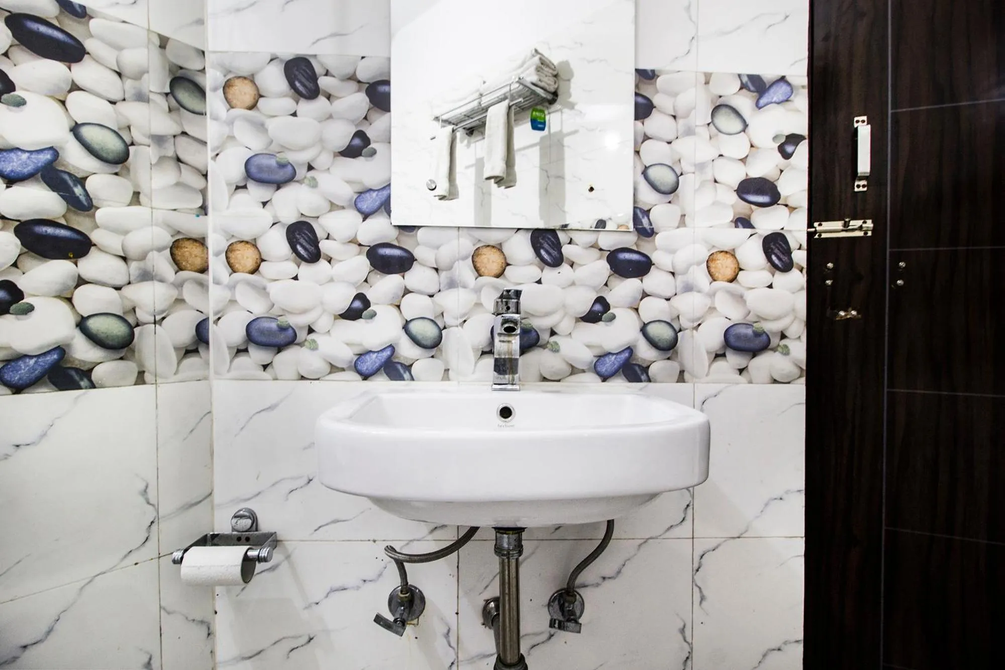 Bathroom in FabExpress Alpine