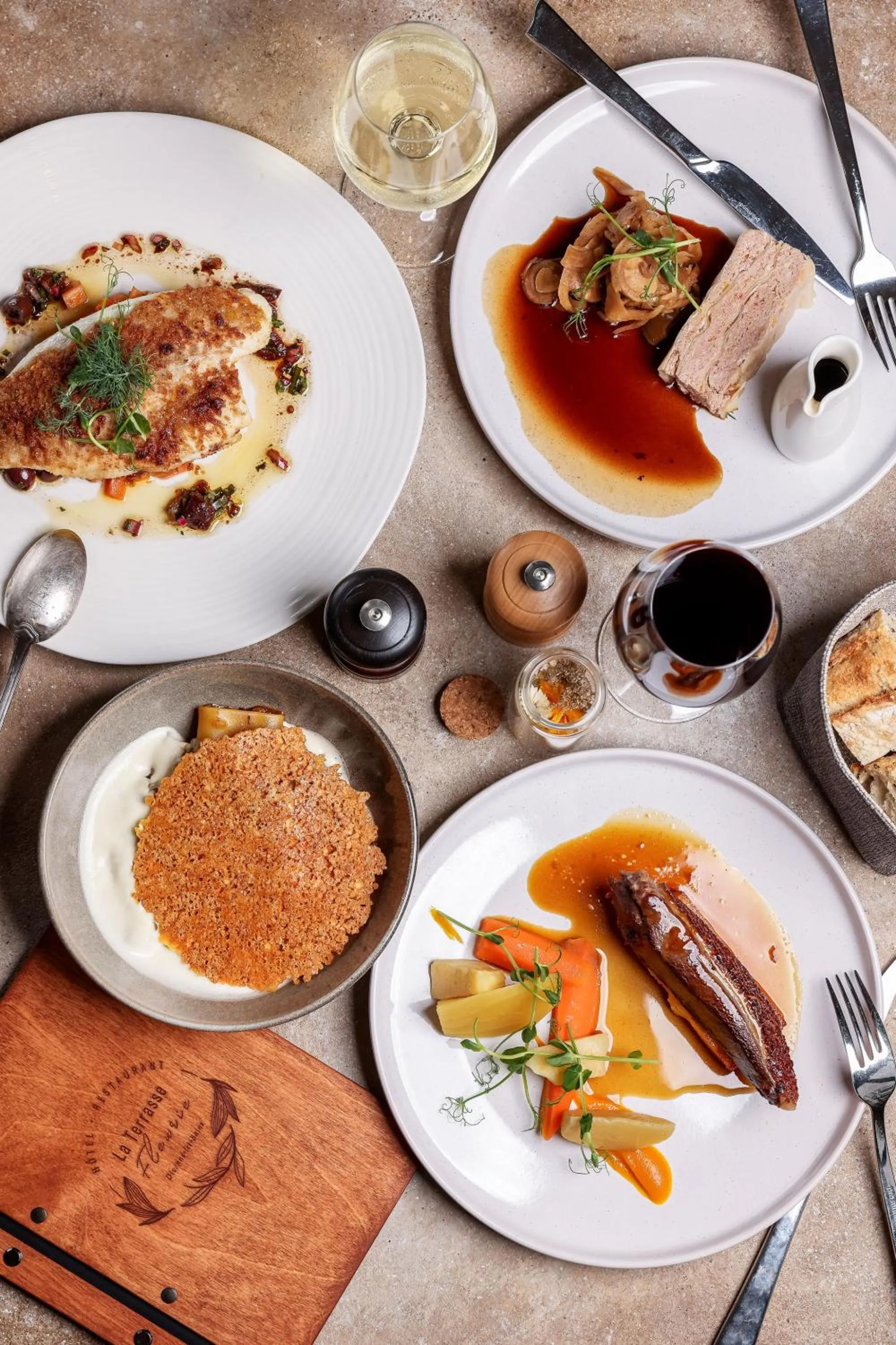 Restaurant/places to eat in La Terrasse Fleurie, Logis, Hôtel et Restaurant