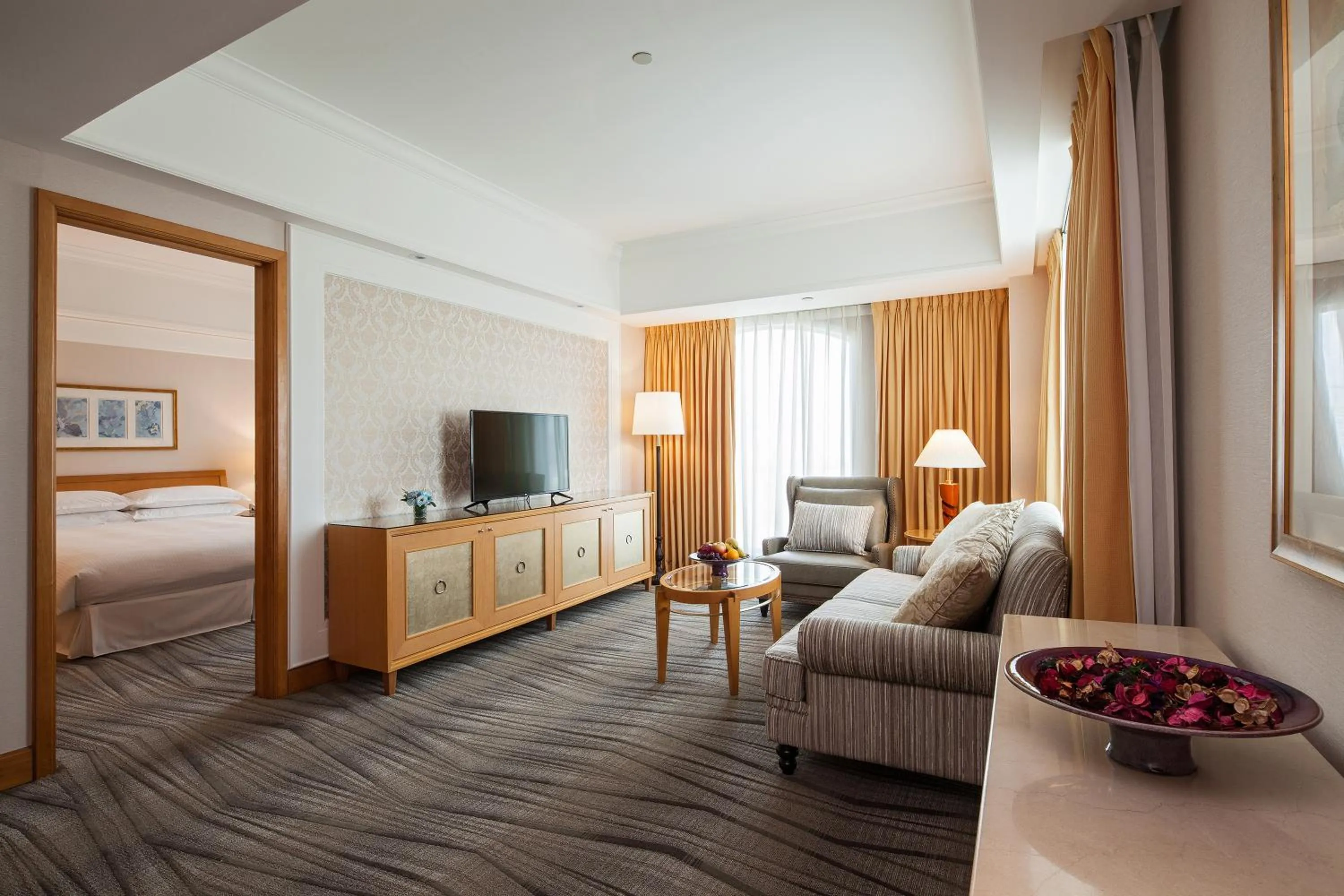 Living room, Bed in RSL Hotel Taipei Zhonghe