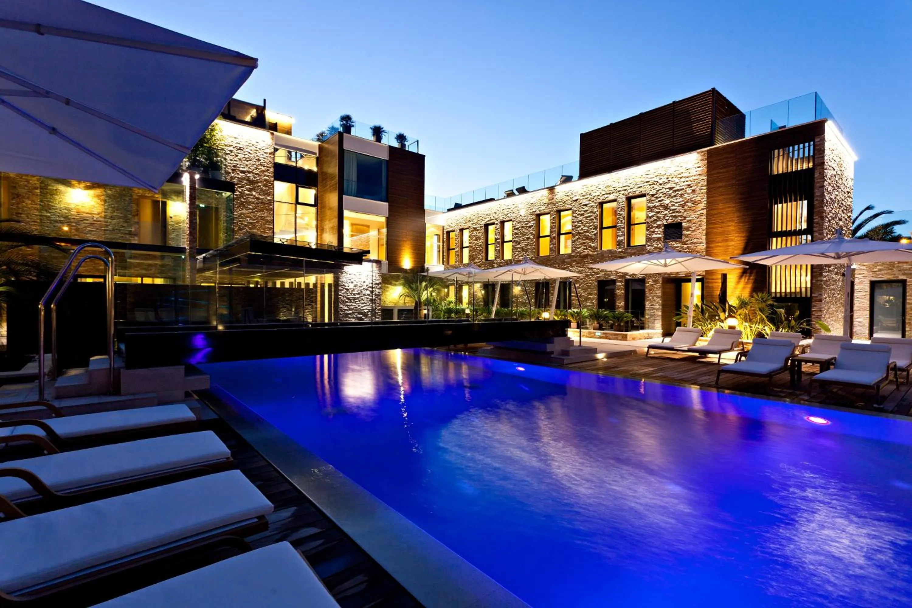 Facade/entrance in Hostellerie La Farandole