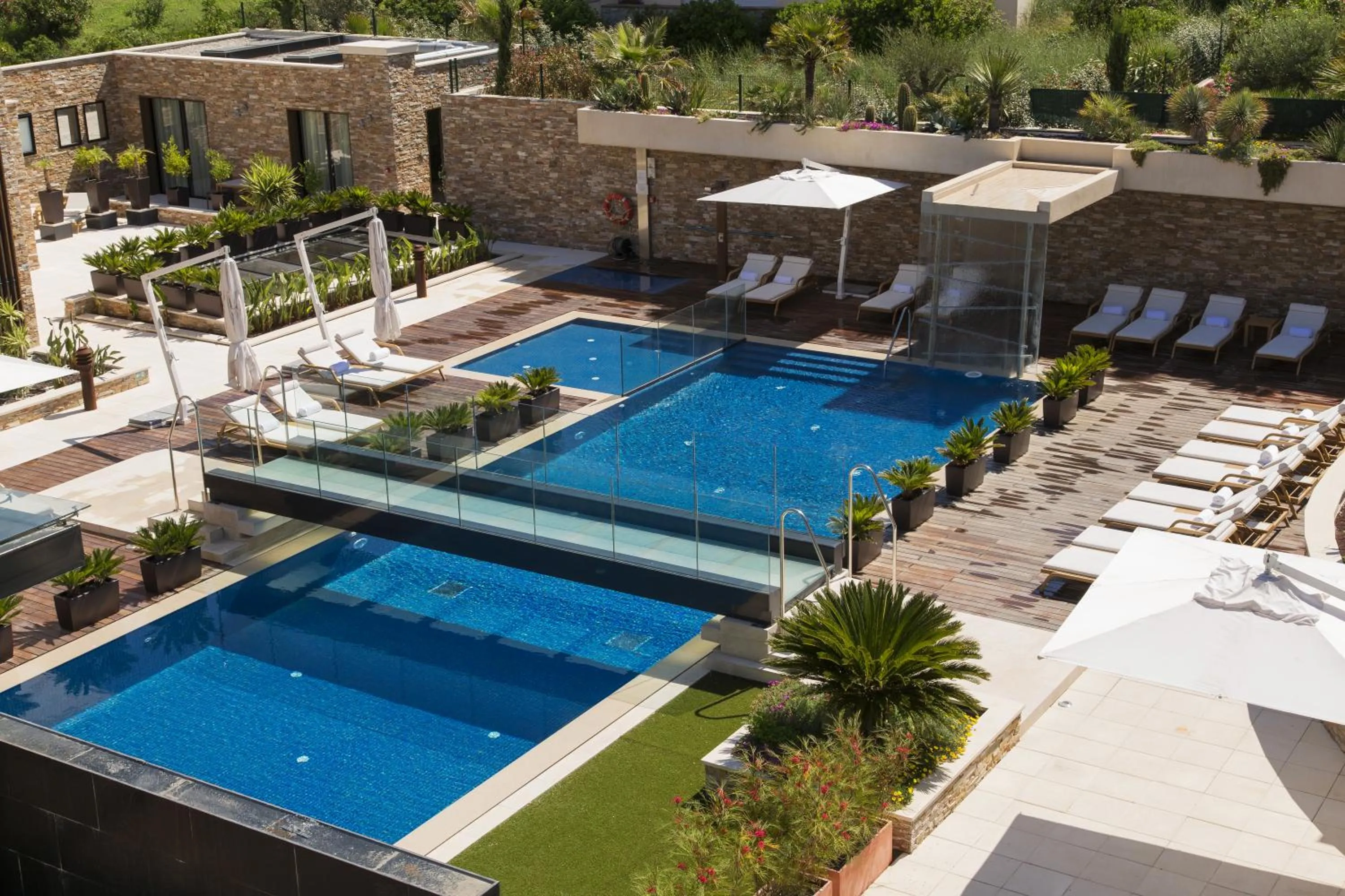 Day in Hostellerie La Farandole