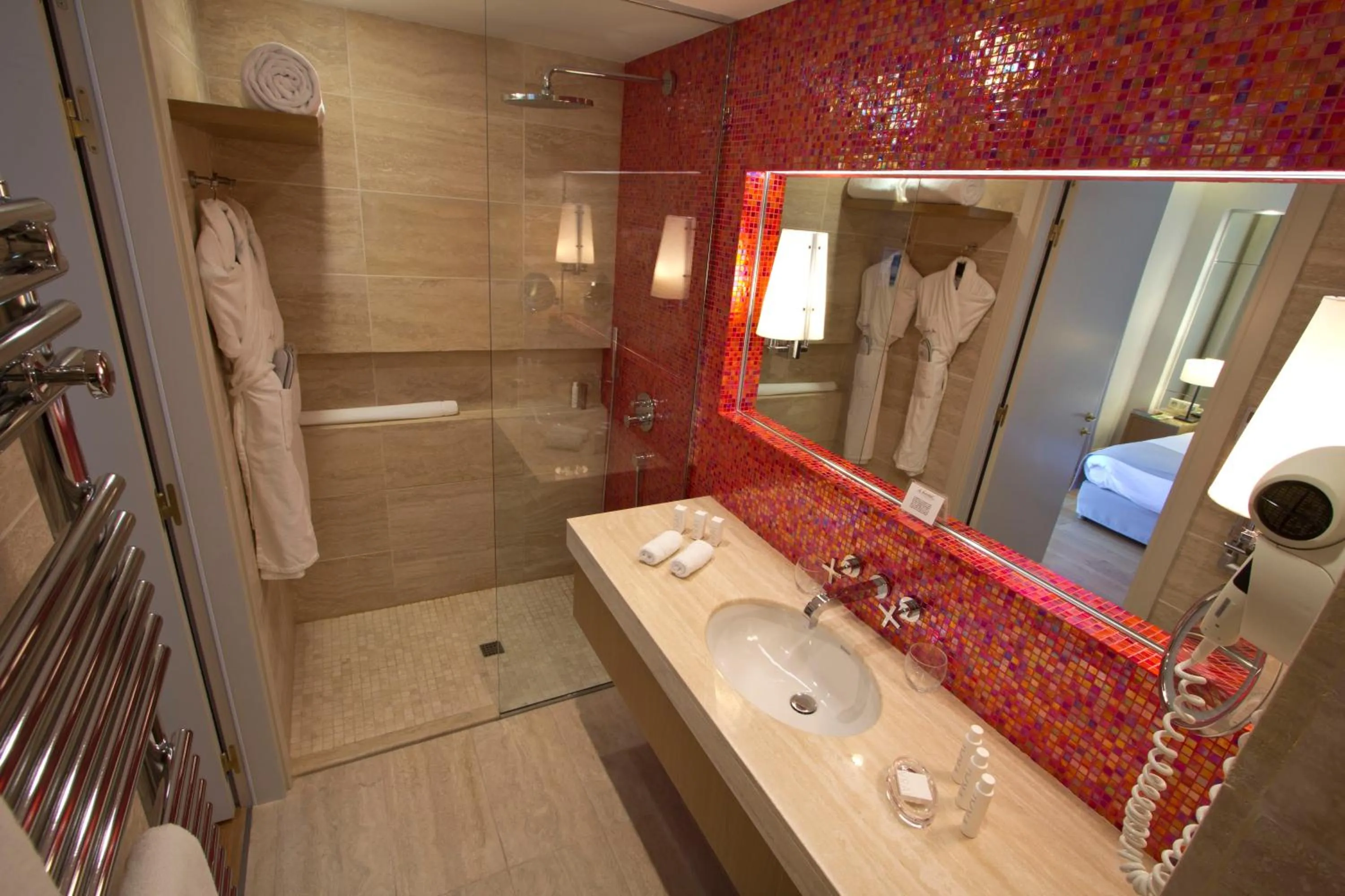 Shower in Hostellerie La Farandole