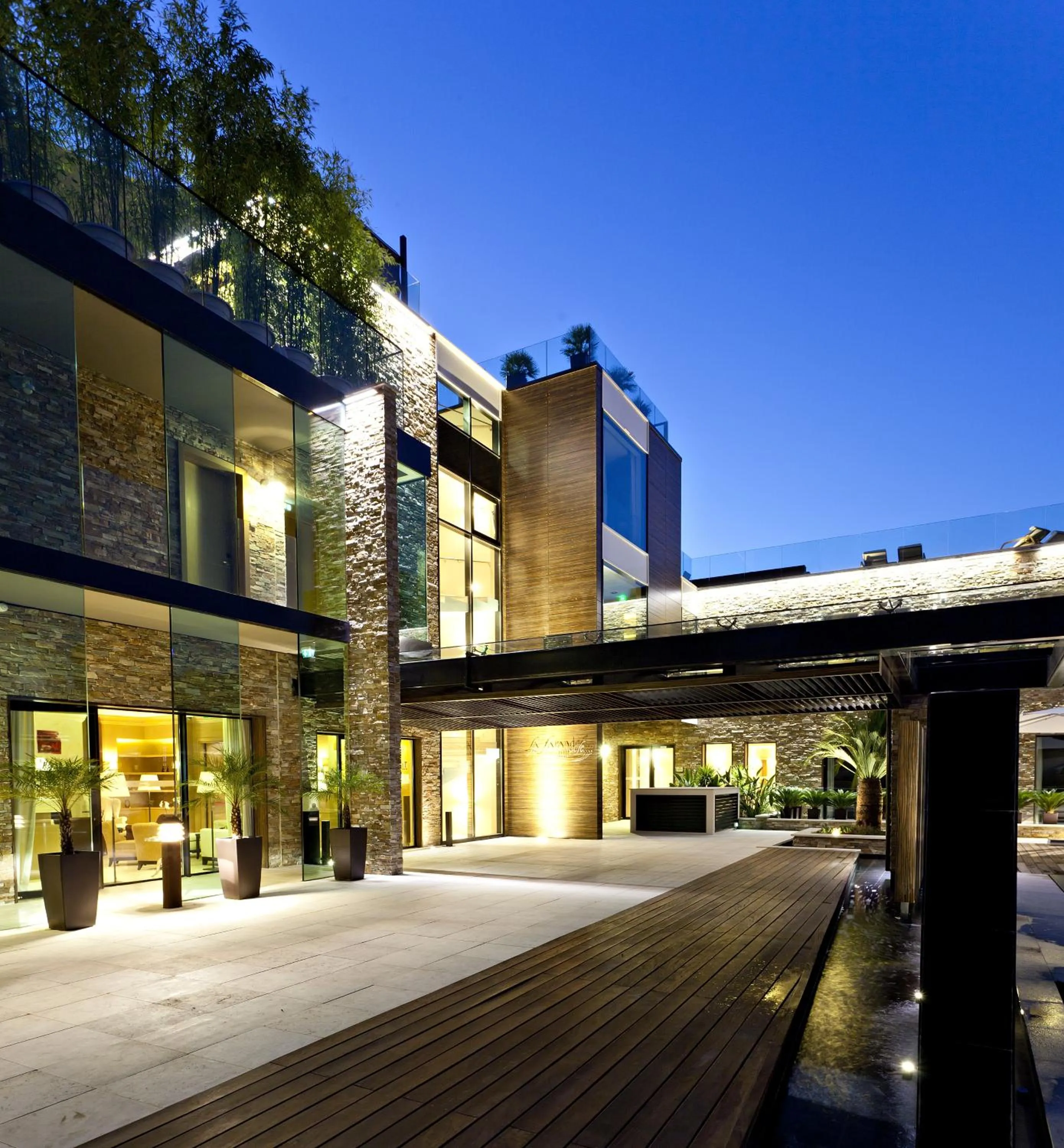 Property building in Hostellerie La Farandole