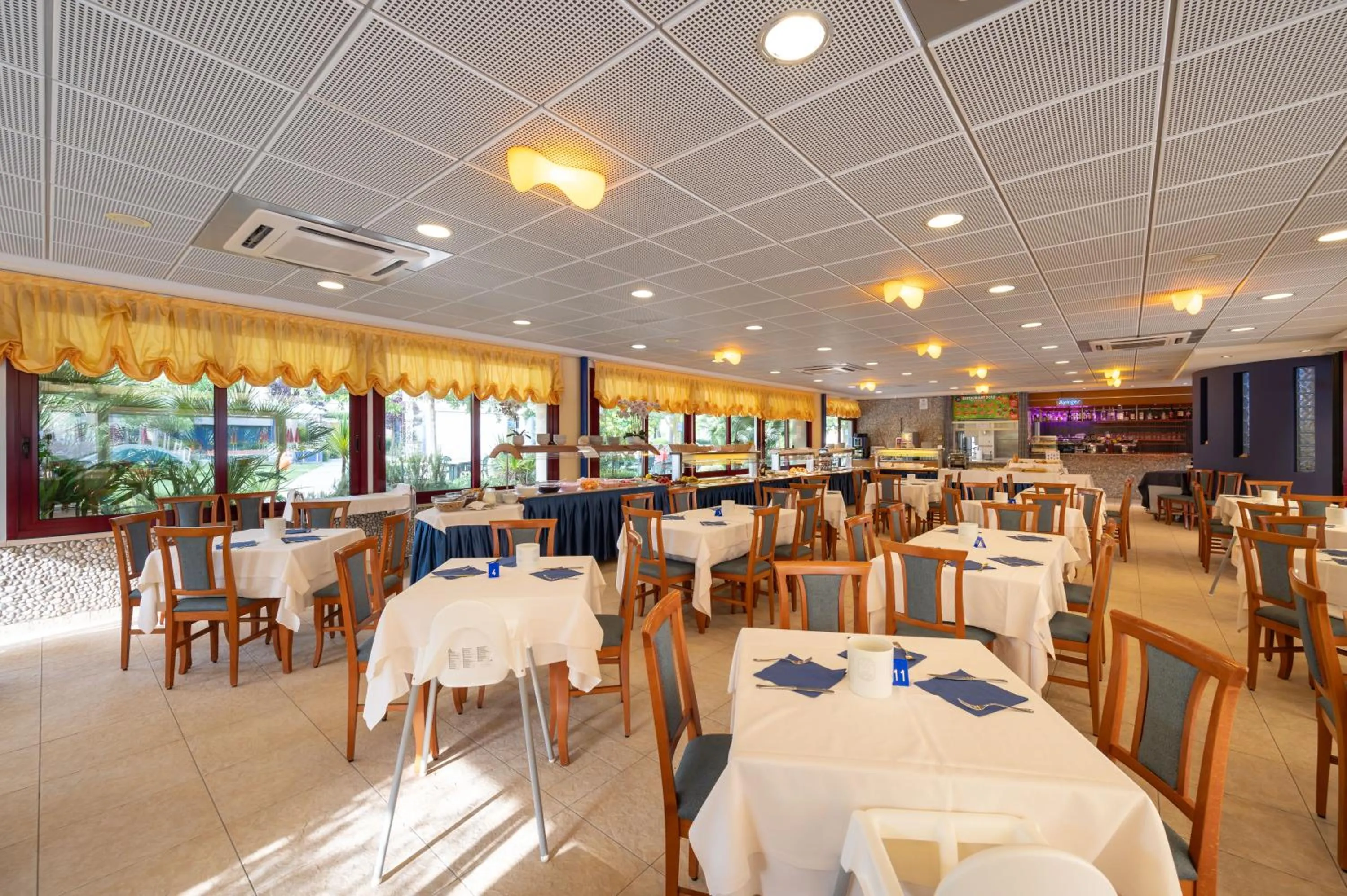 Restaurant/places to eat in Villaggio Planetarium Resort