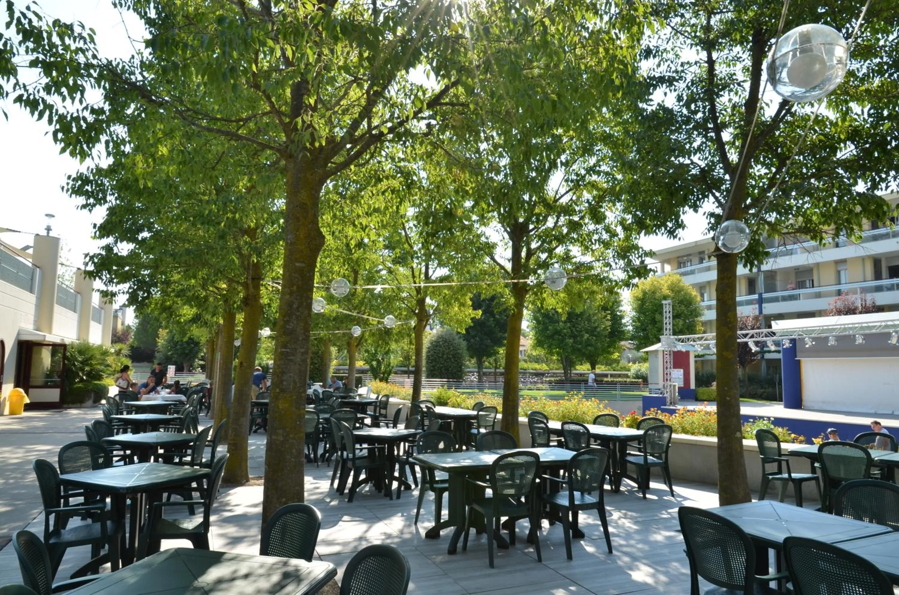 Restaurant/places to eat in Villaggio Planetarium Resort