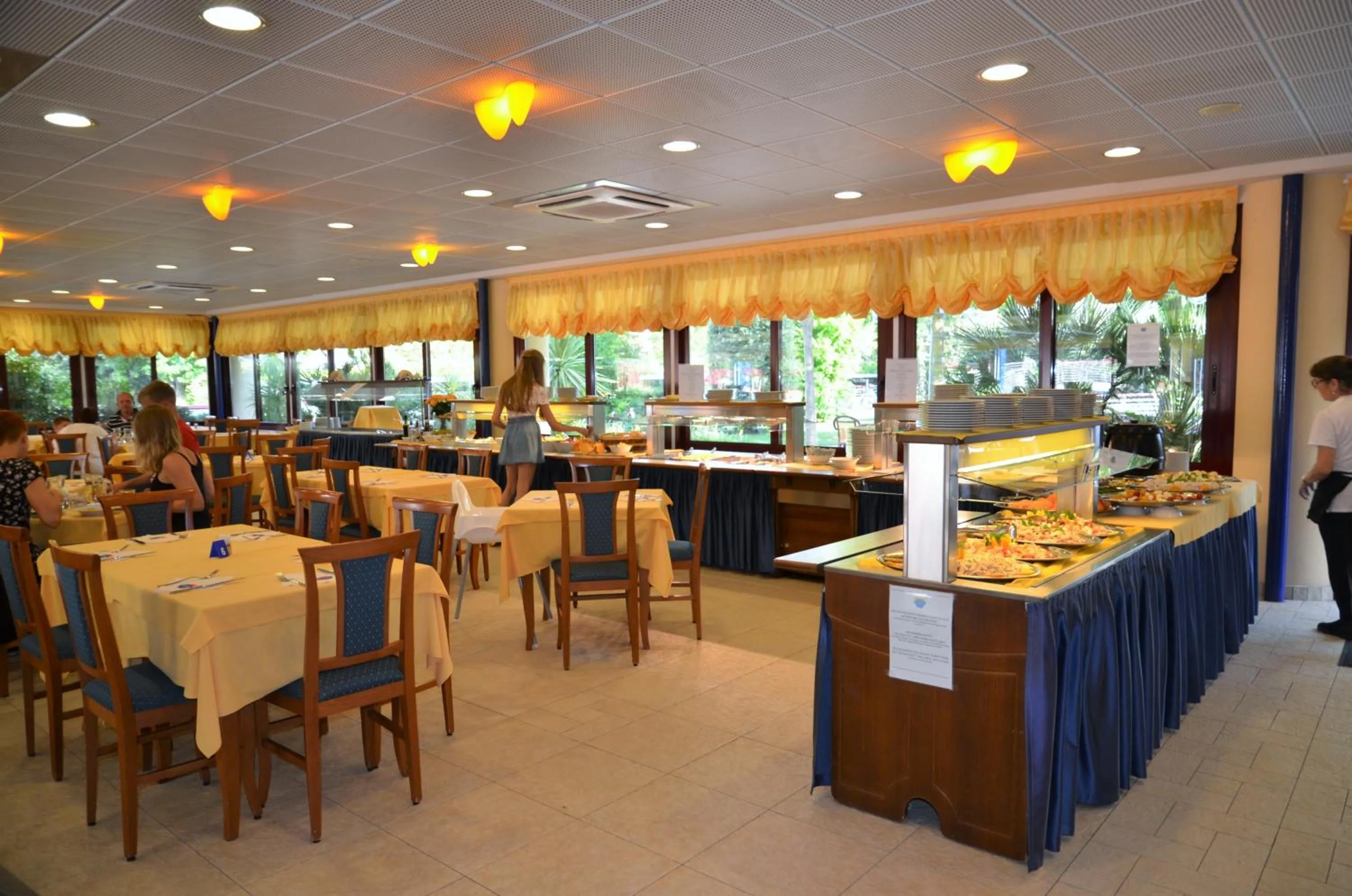 Restaurant/places to eat in Villaggio Planetarium Resort
