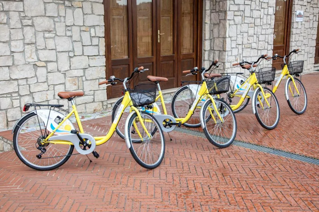 Cycling in Na' Poesia B&B di Charme