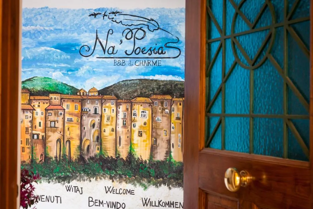 Decorative detail in Na' Poesia B&B di Charme