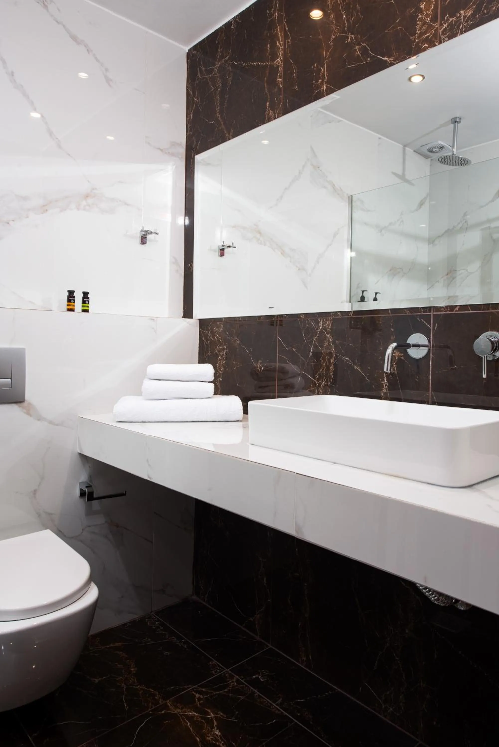 Bathroom in Hotel Naiades