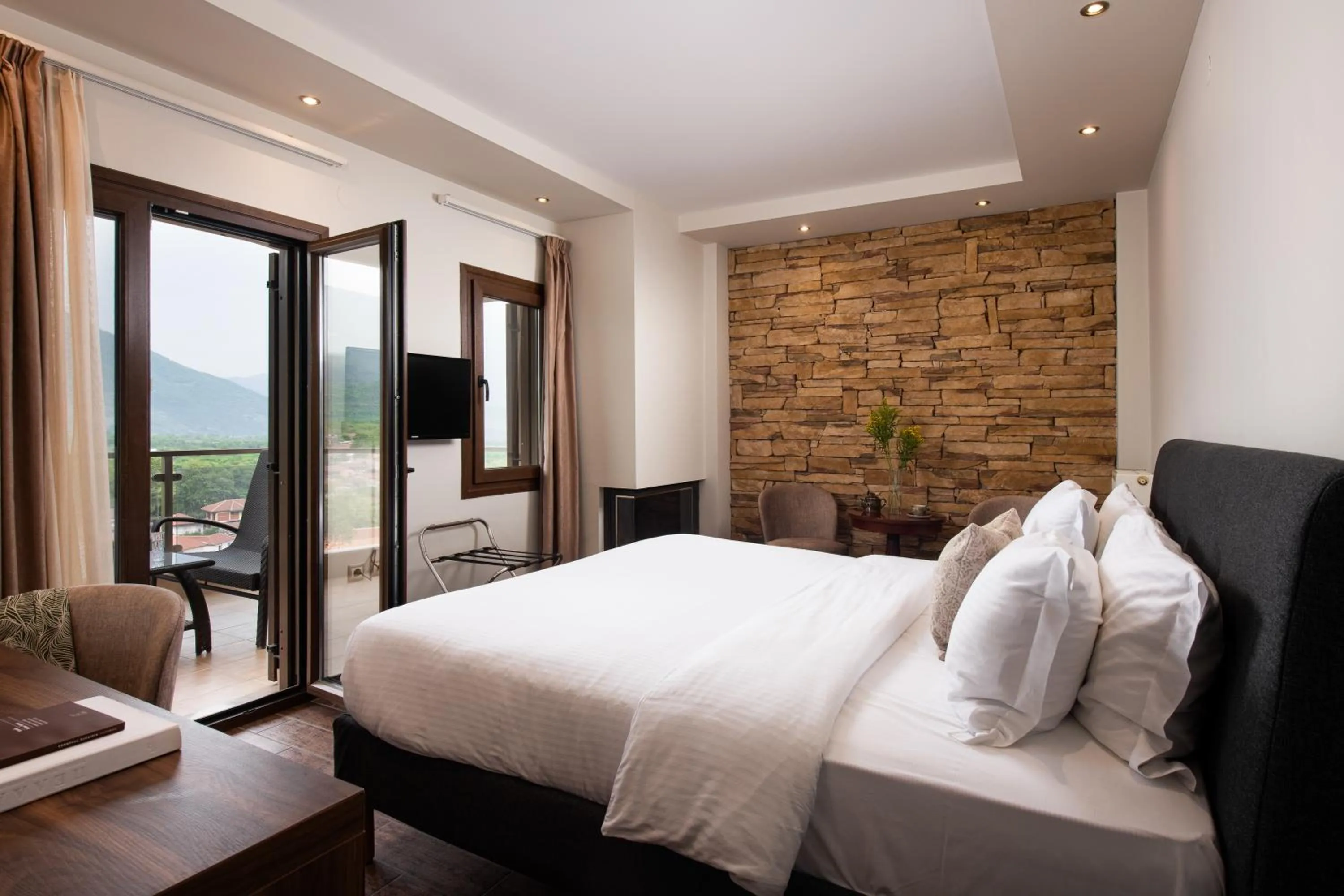 Bedroom, Bed in Hotel Naiades