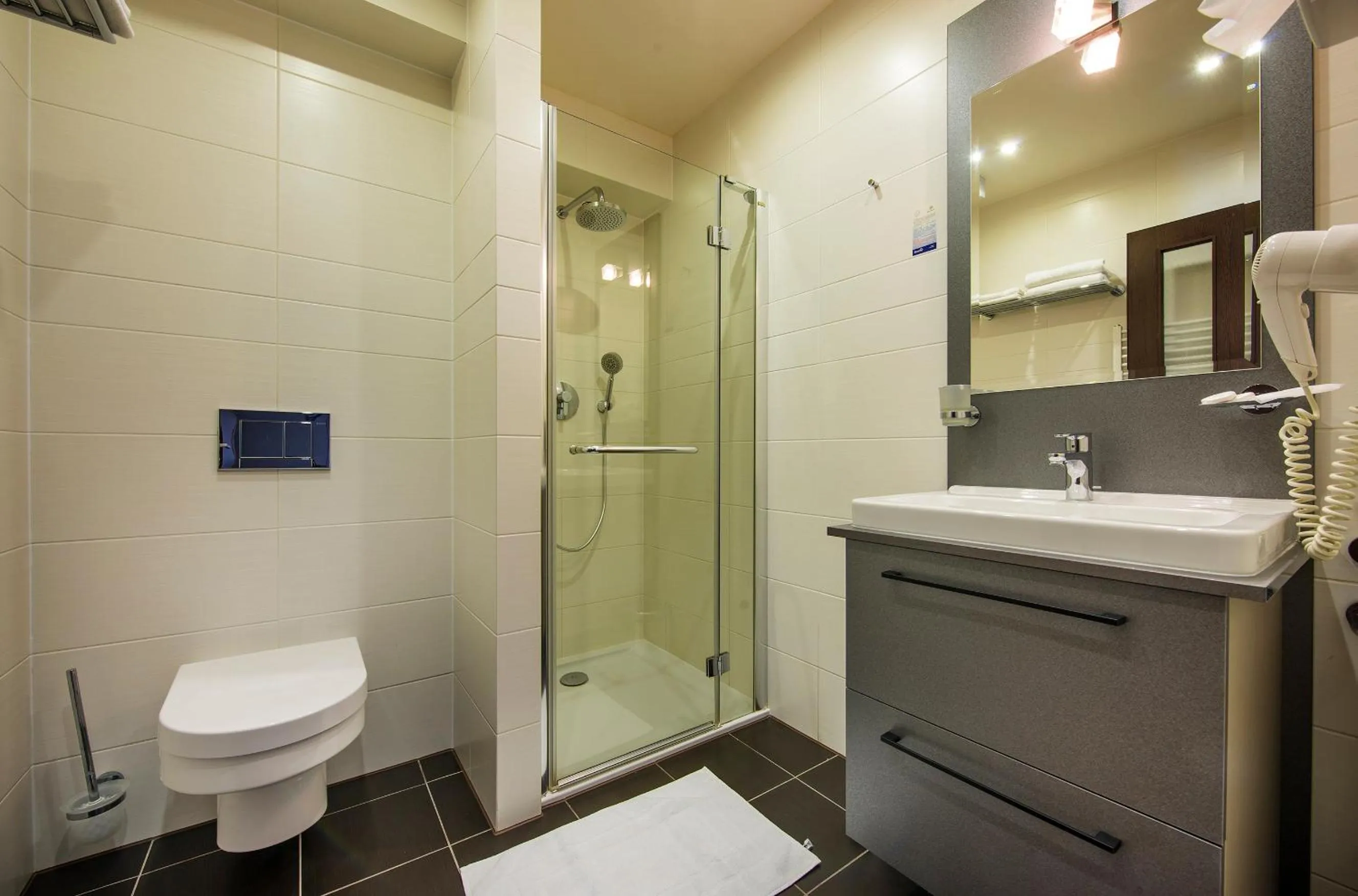 Shower in Hotel Panorama Resort