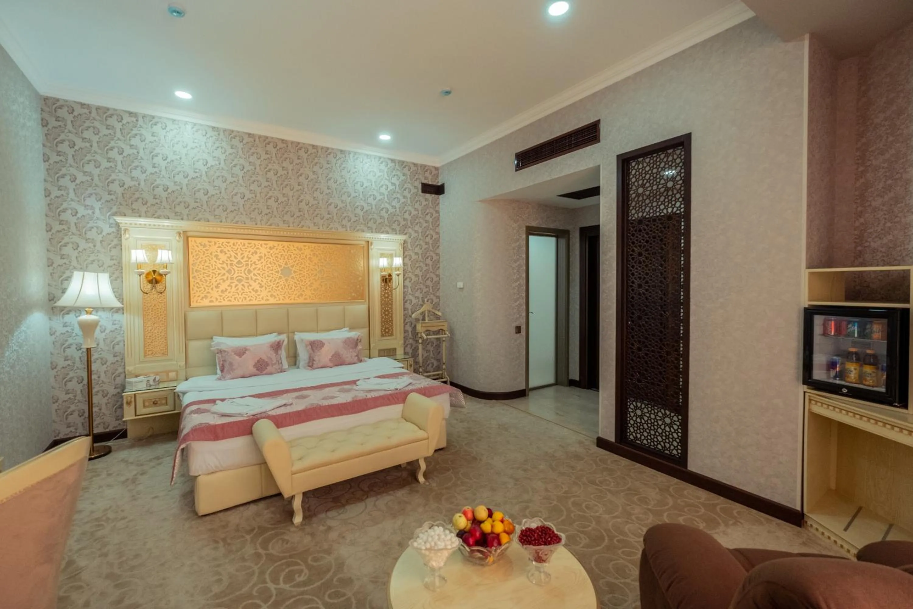 Photo of the whole room in DiliMah Premium Luxury