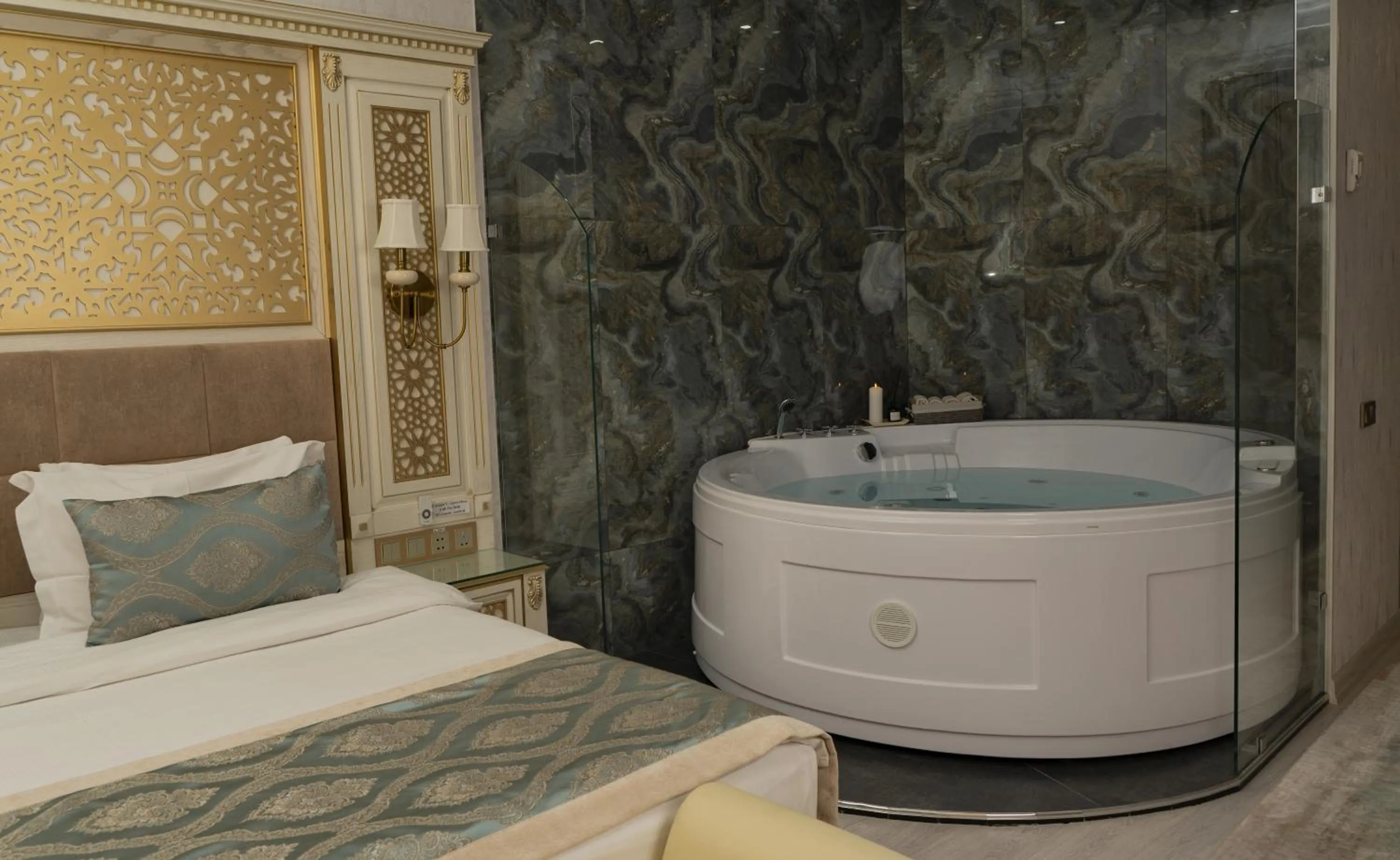 Hot Tub in DiliMah Premium Luxury
