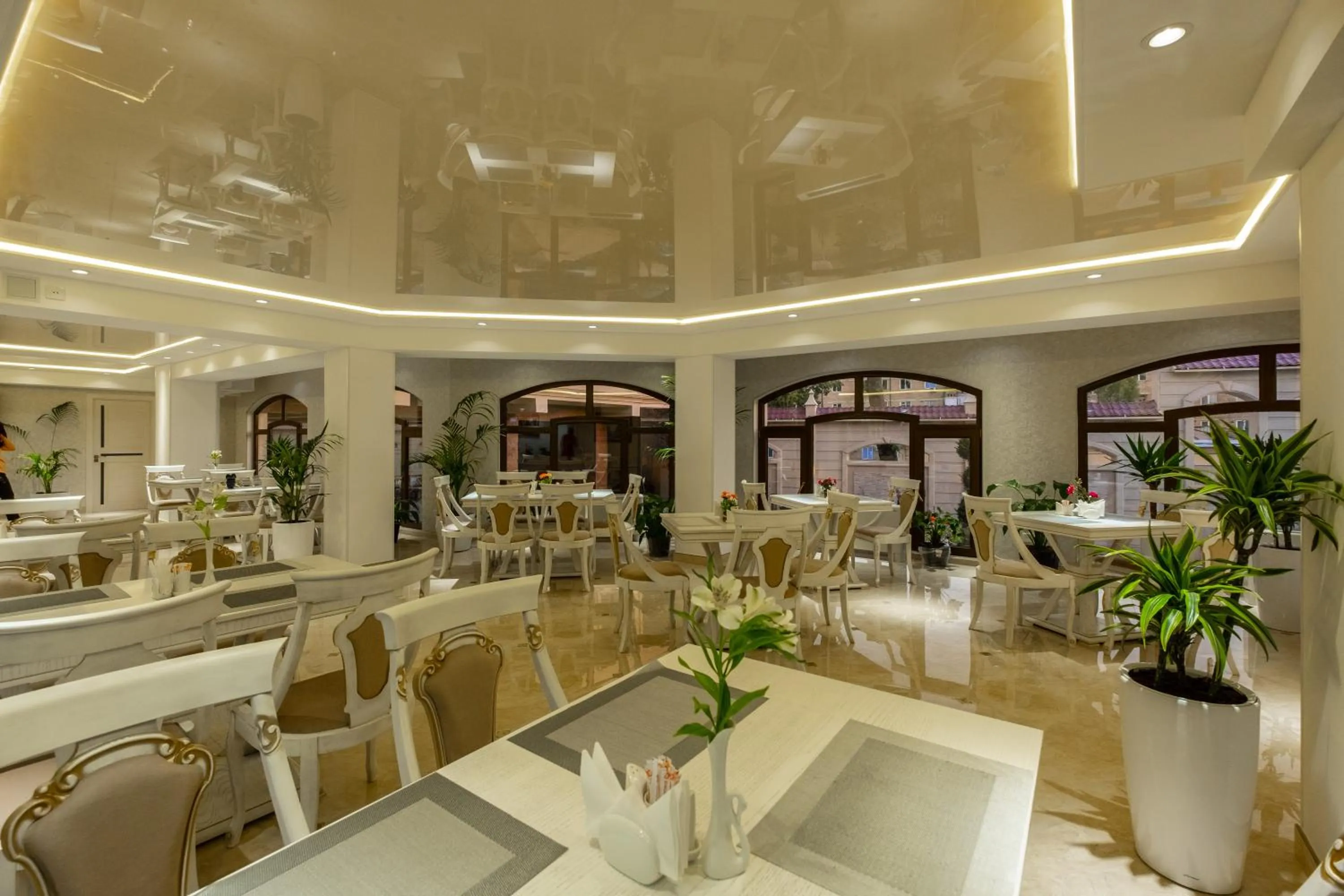 Breakfast in DiliMah Premium Luxury