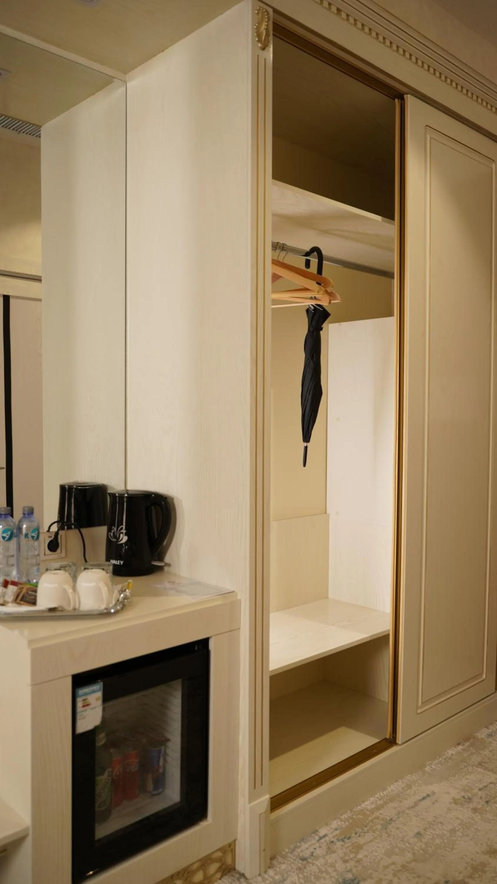 wardrobe in DiliMah Premium Luxury