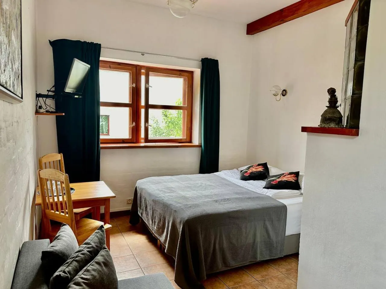 Bedroom, Bed in House of Sun