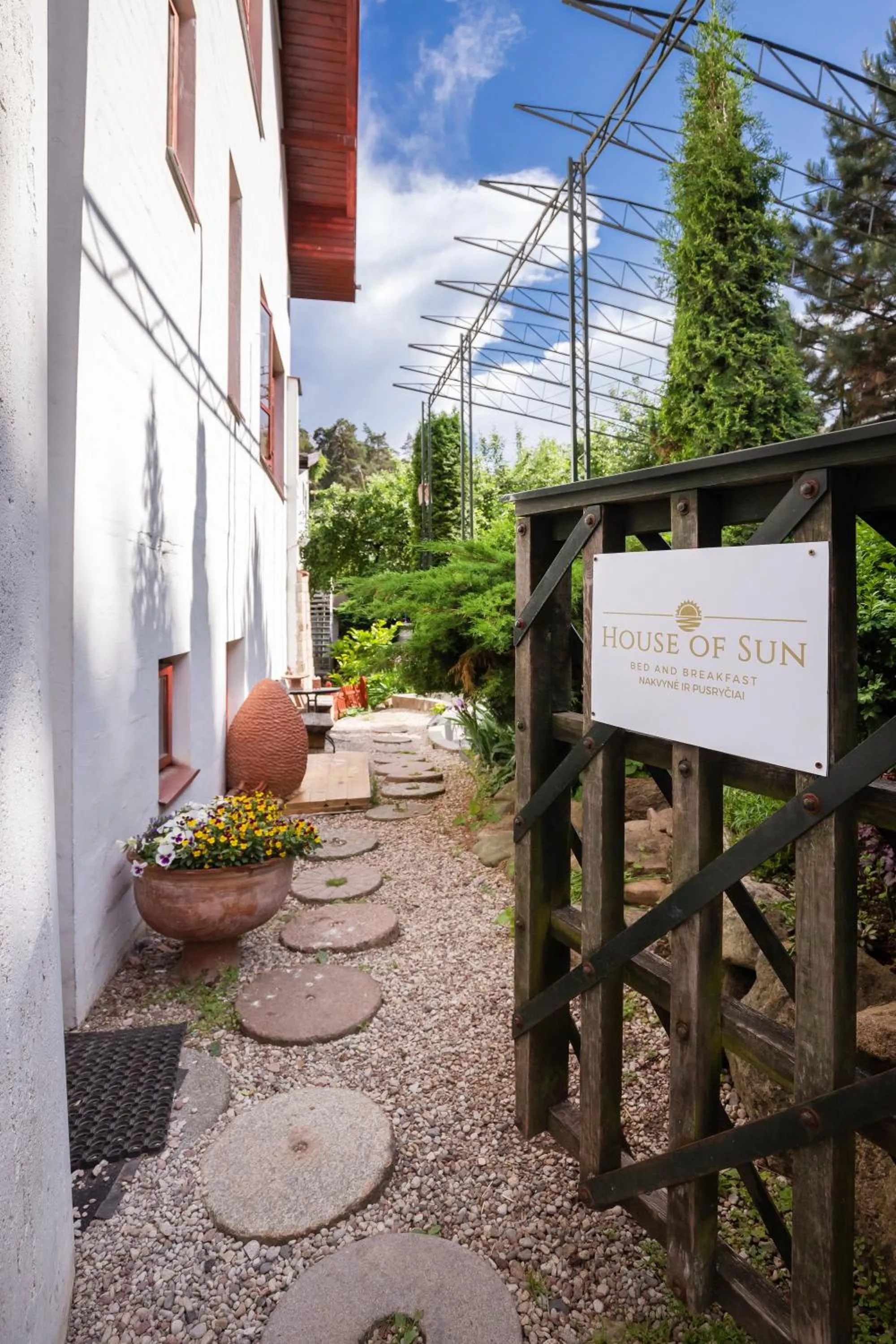 Facade/entrance in House of Sun