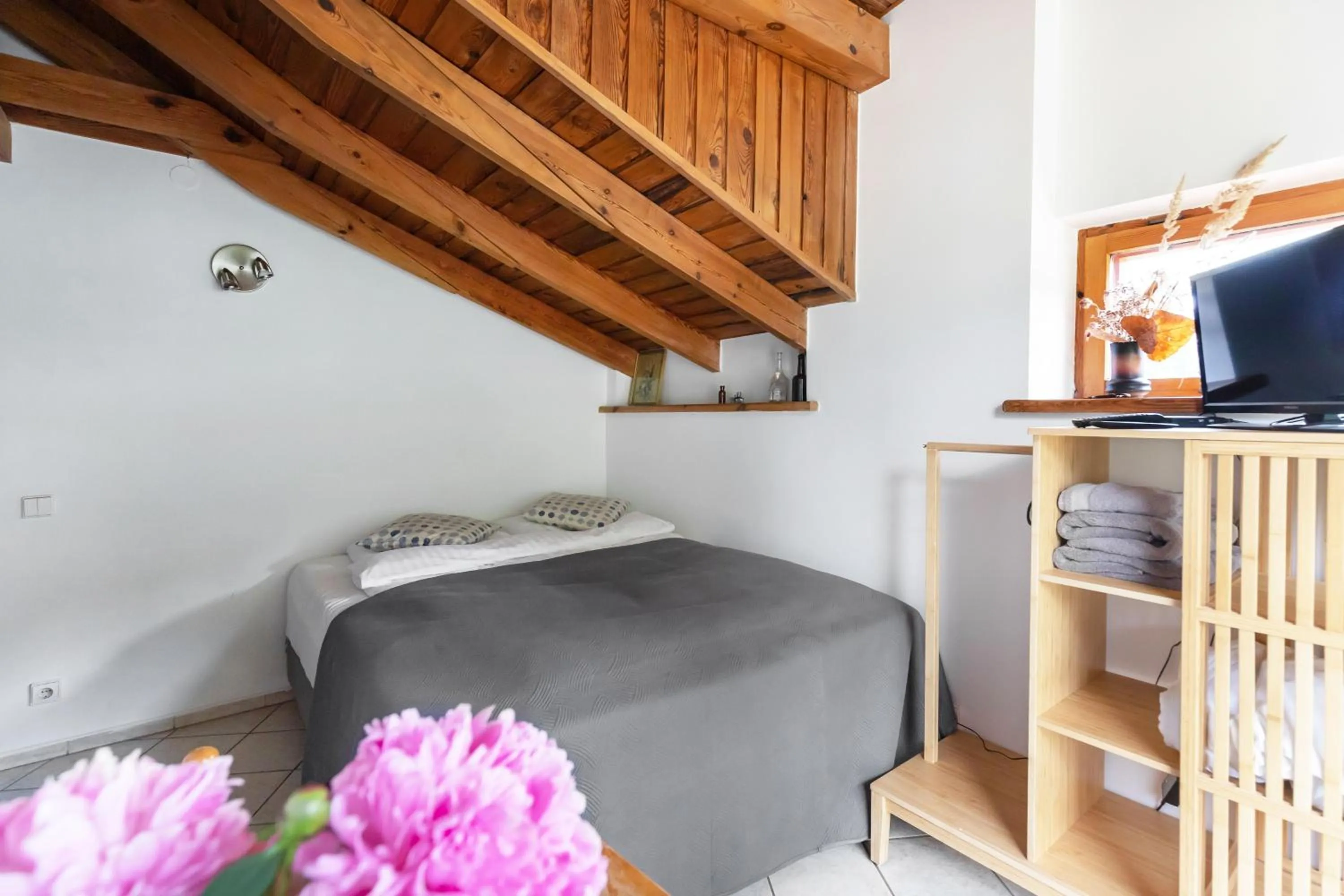 Bedroom, Bed in House of Sun