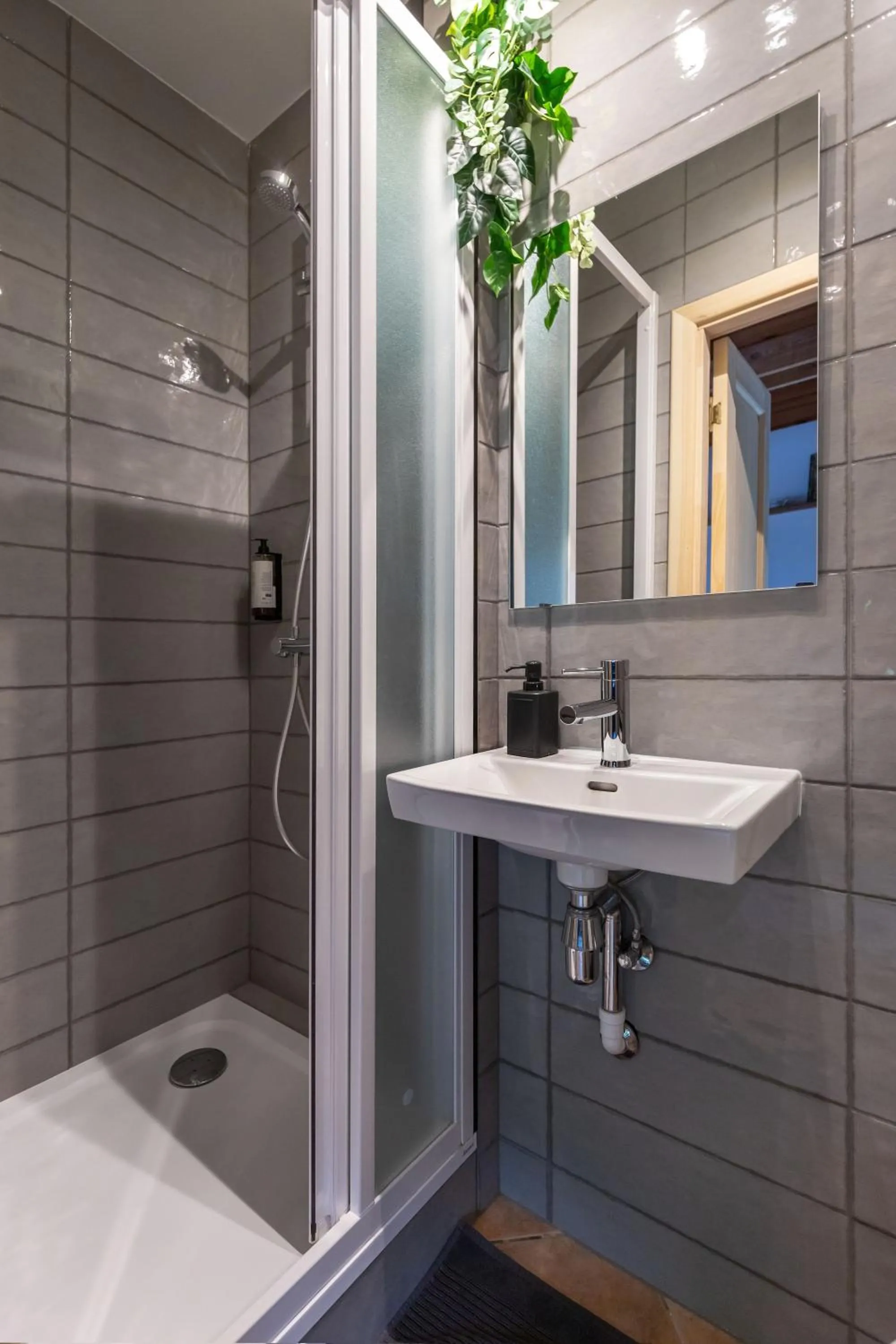 Shower in House of Sun