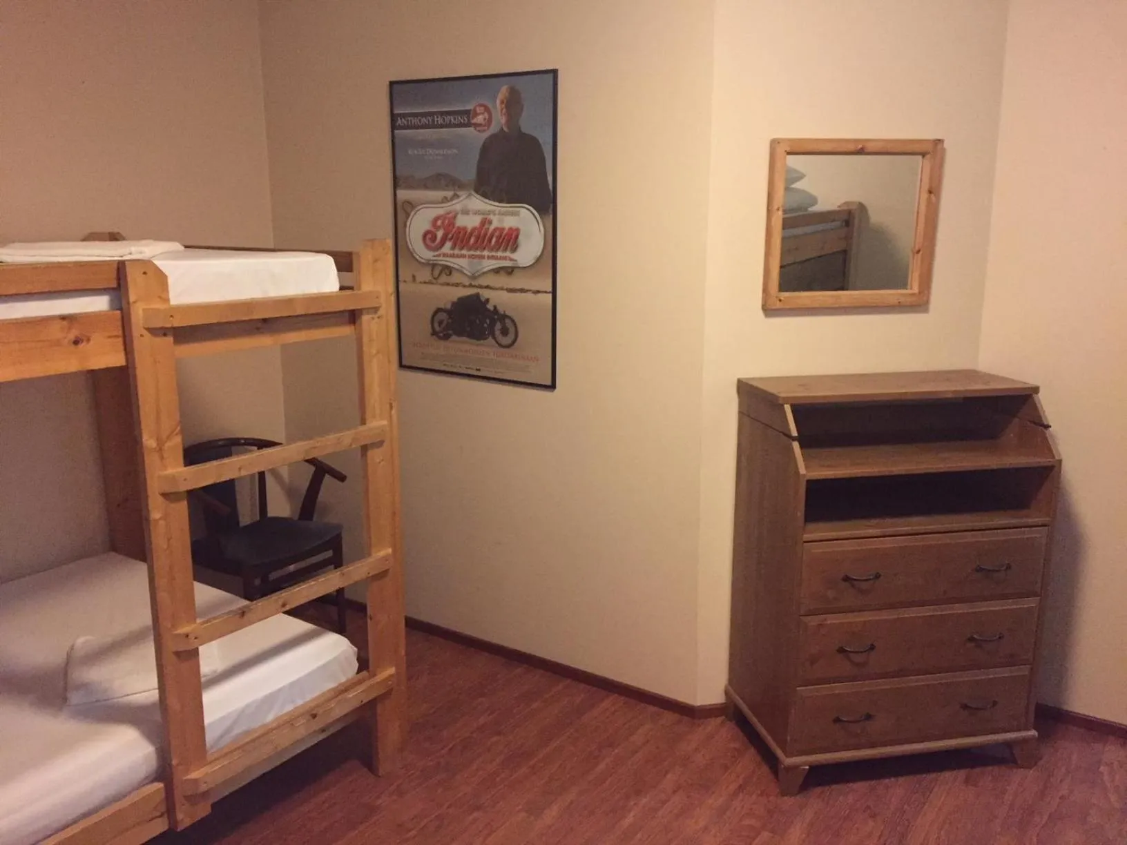 bunk bed, Bed in Viking Motel