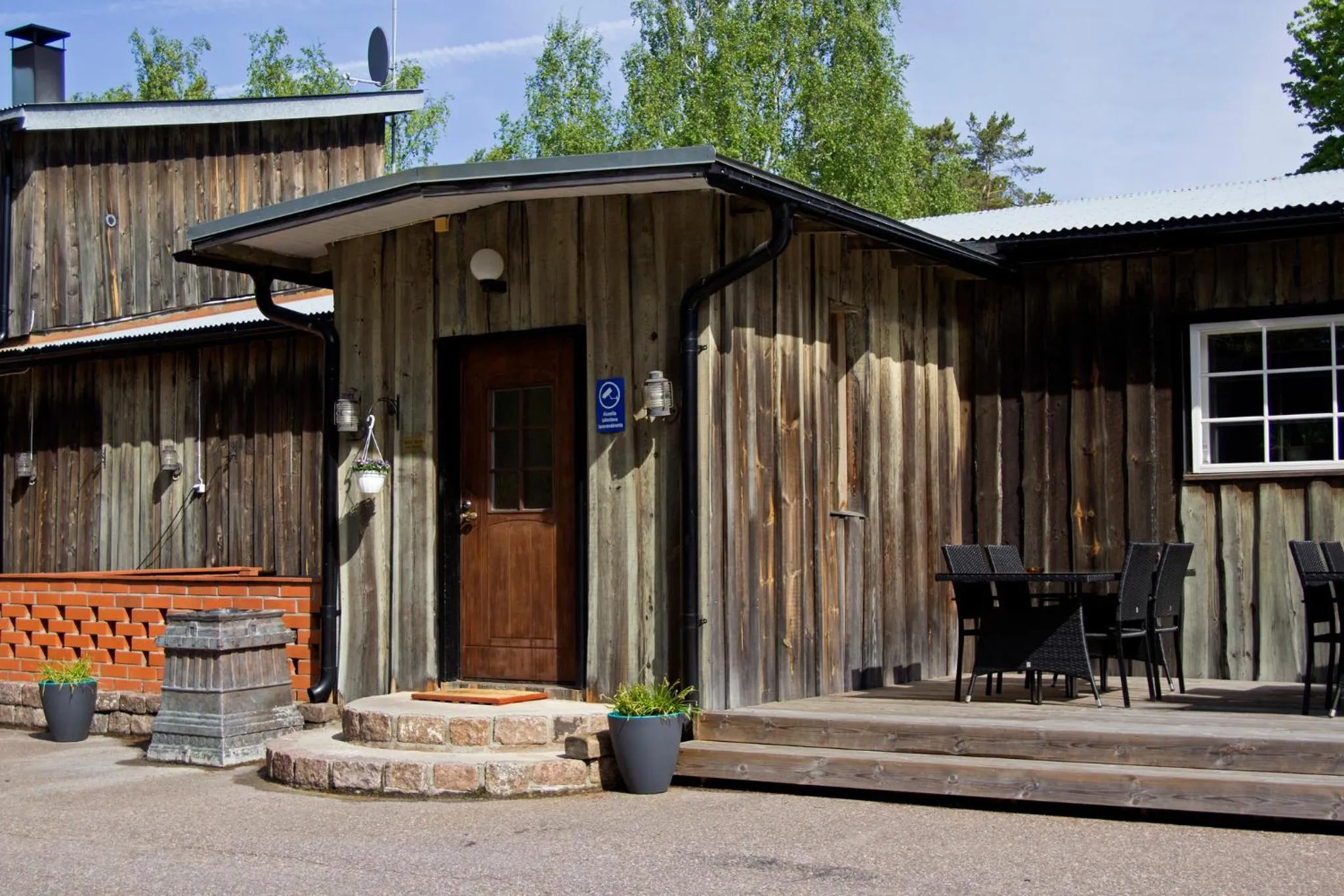 Facade/entrance in Viking Motel