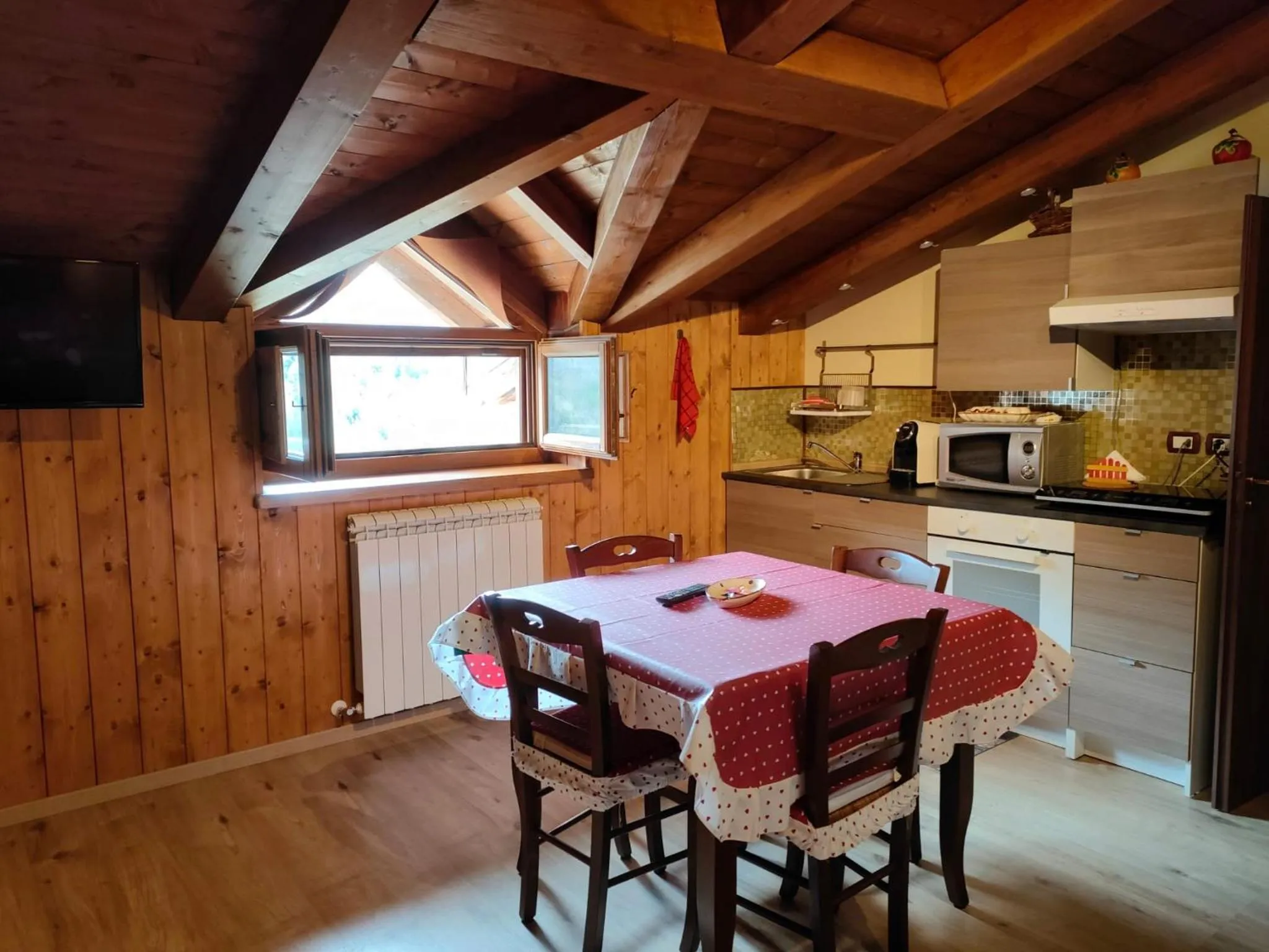 Kitchen or kitchenette in B&B Il Ghiro-Country House