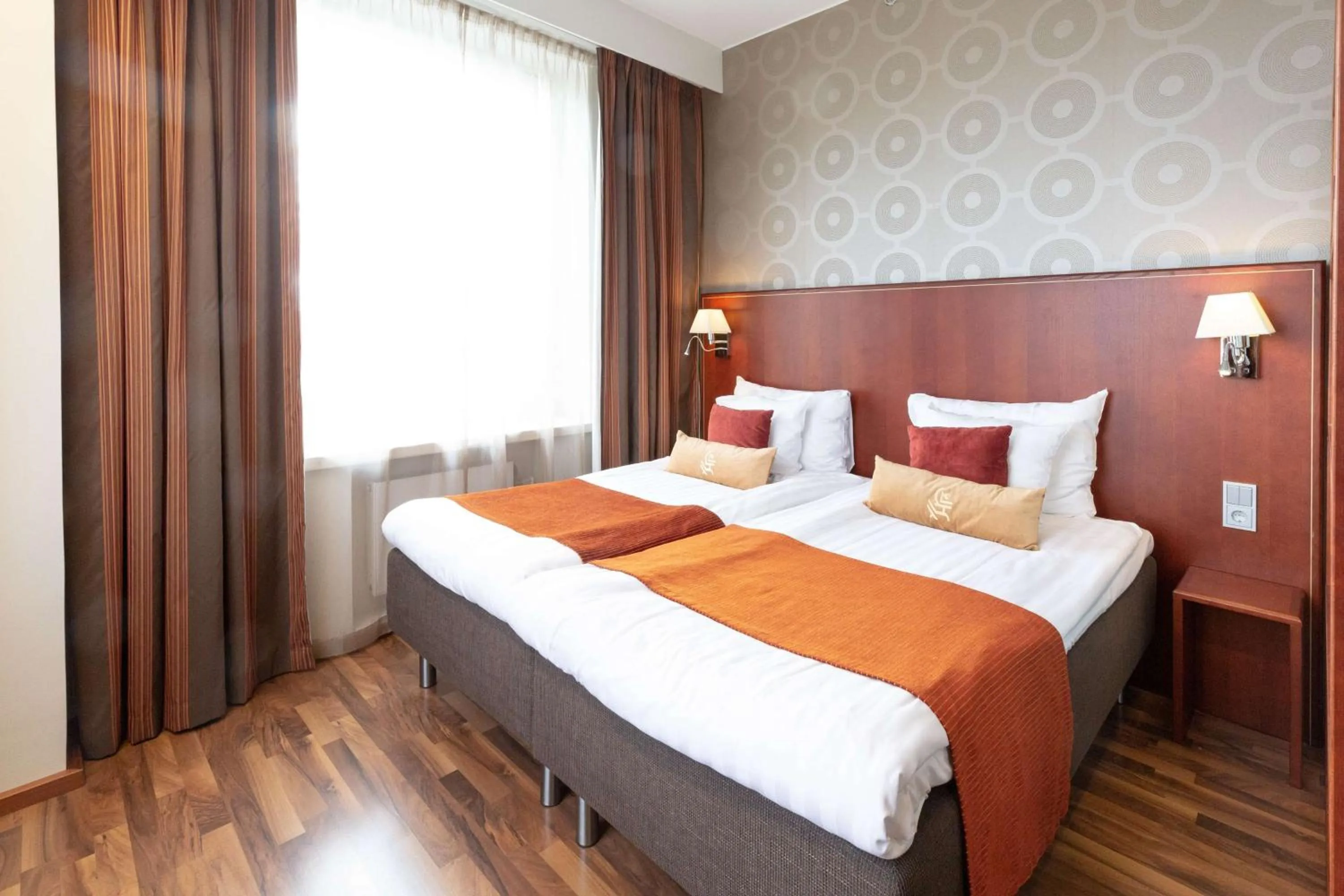 Photo of the whole room, Bed in Scandic Atlas