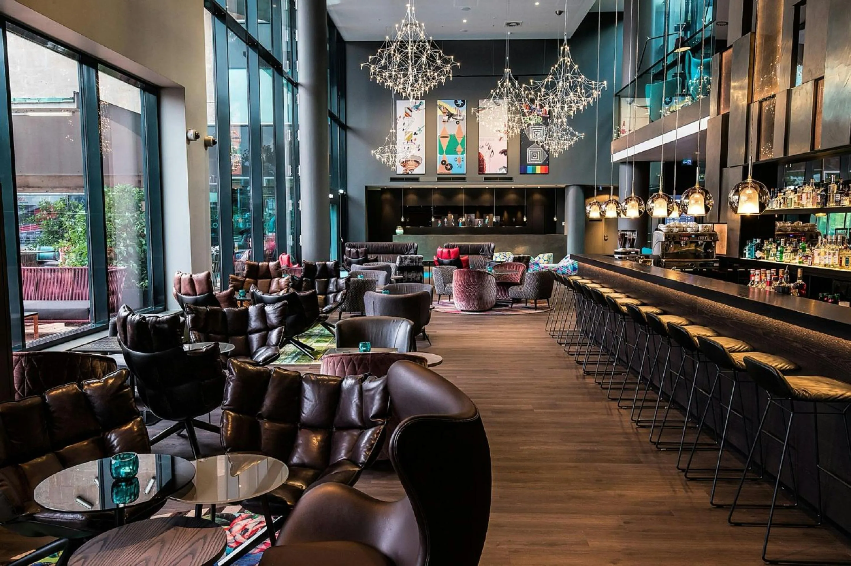 Lounge or bar in Motel One Wien Westbahnhof