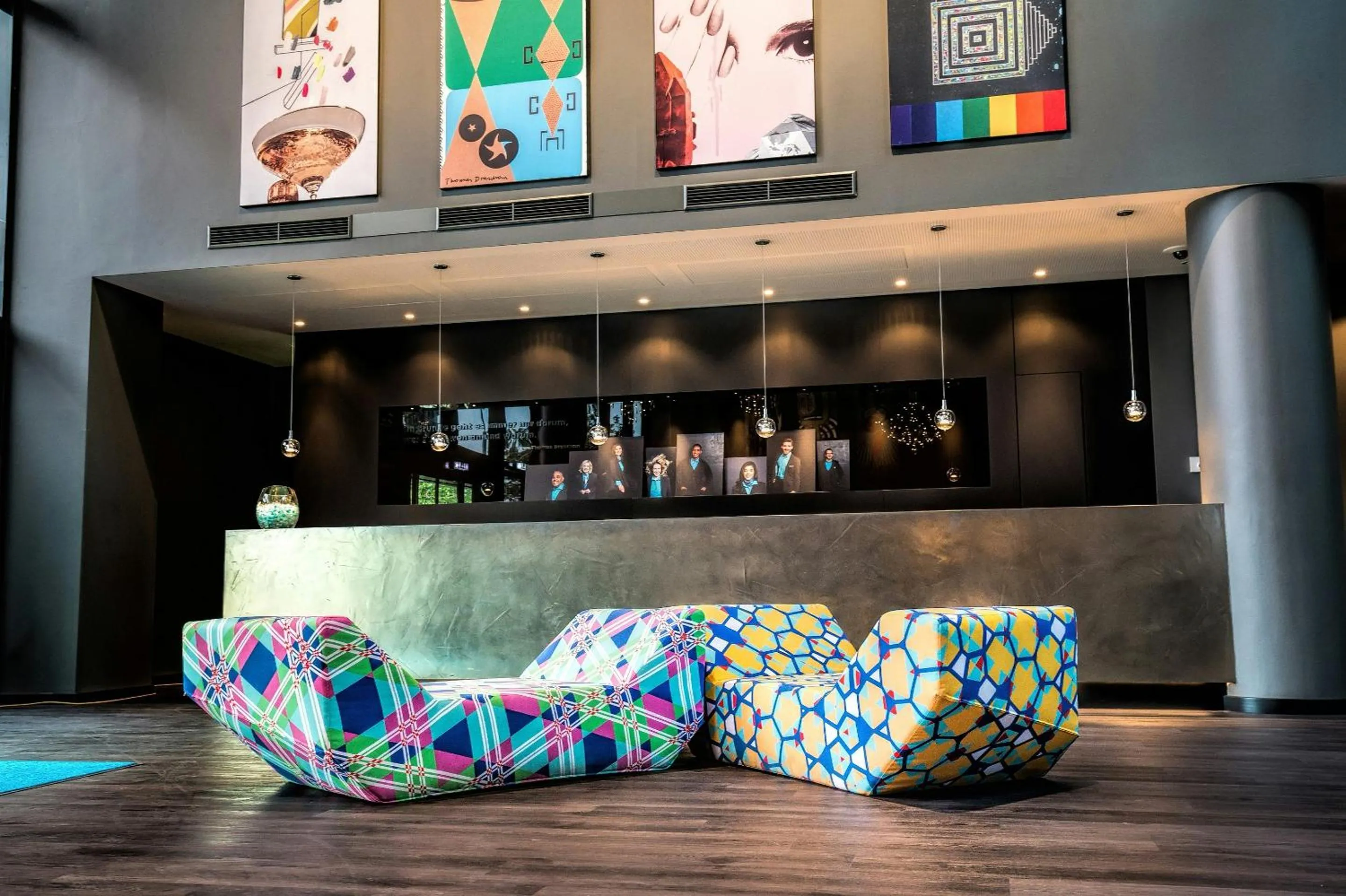 Lobby or reception in Motel One Wien Westbahnhof