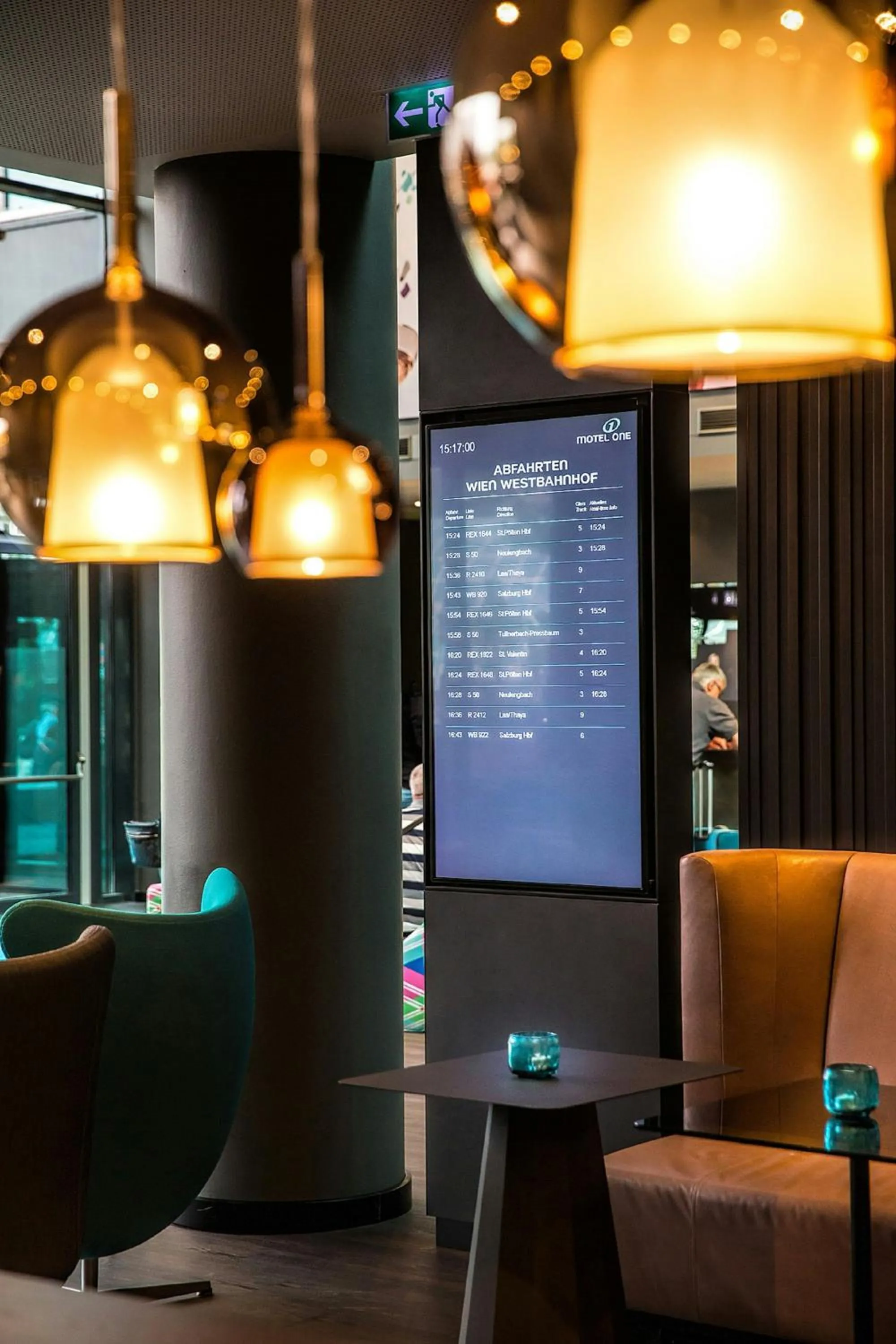 Lounge or bar in Motel One Wien Westbahnhof