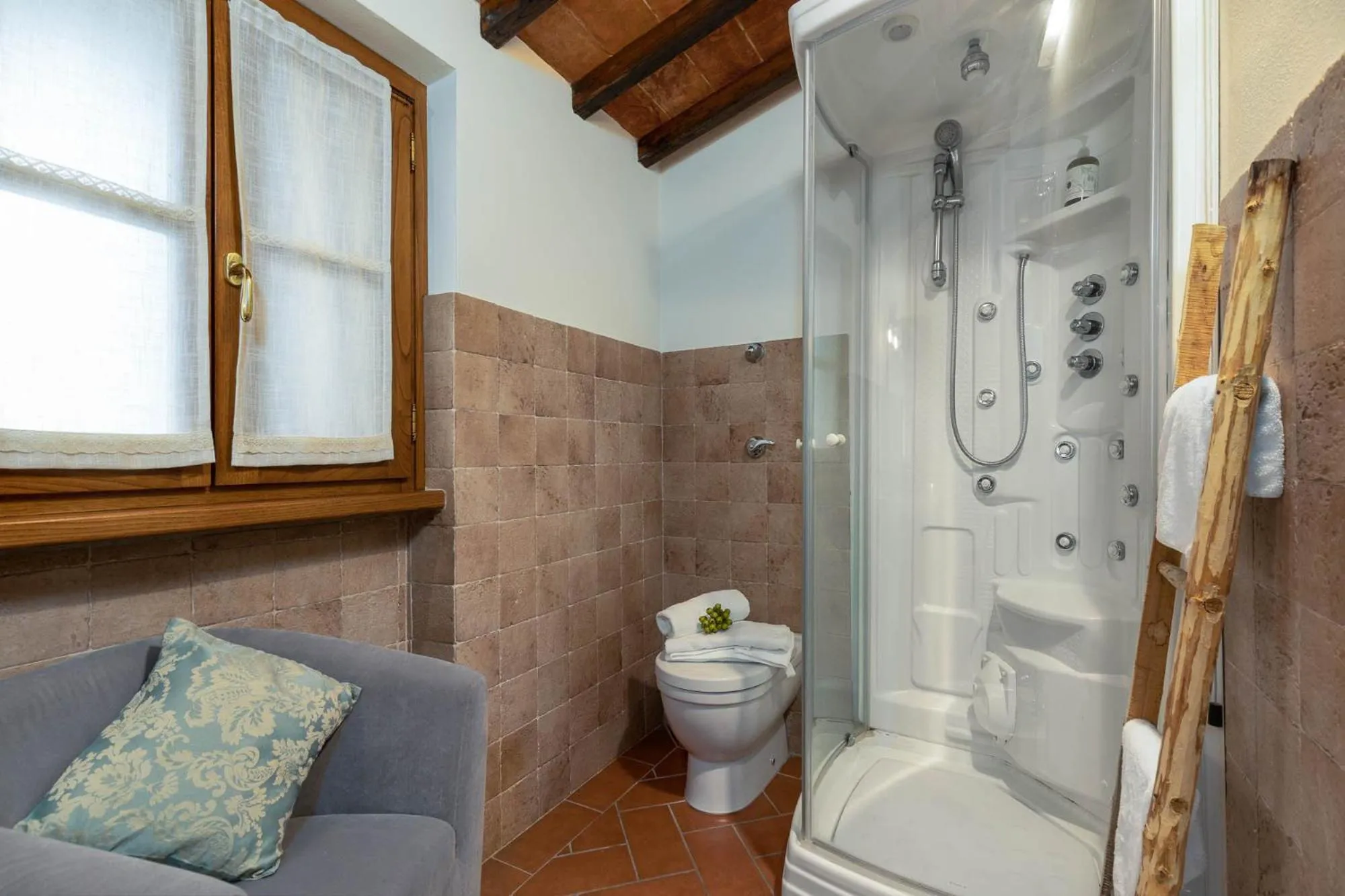 Shower in DormiVeglia B&B