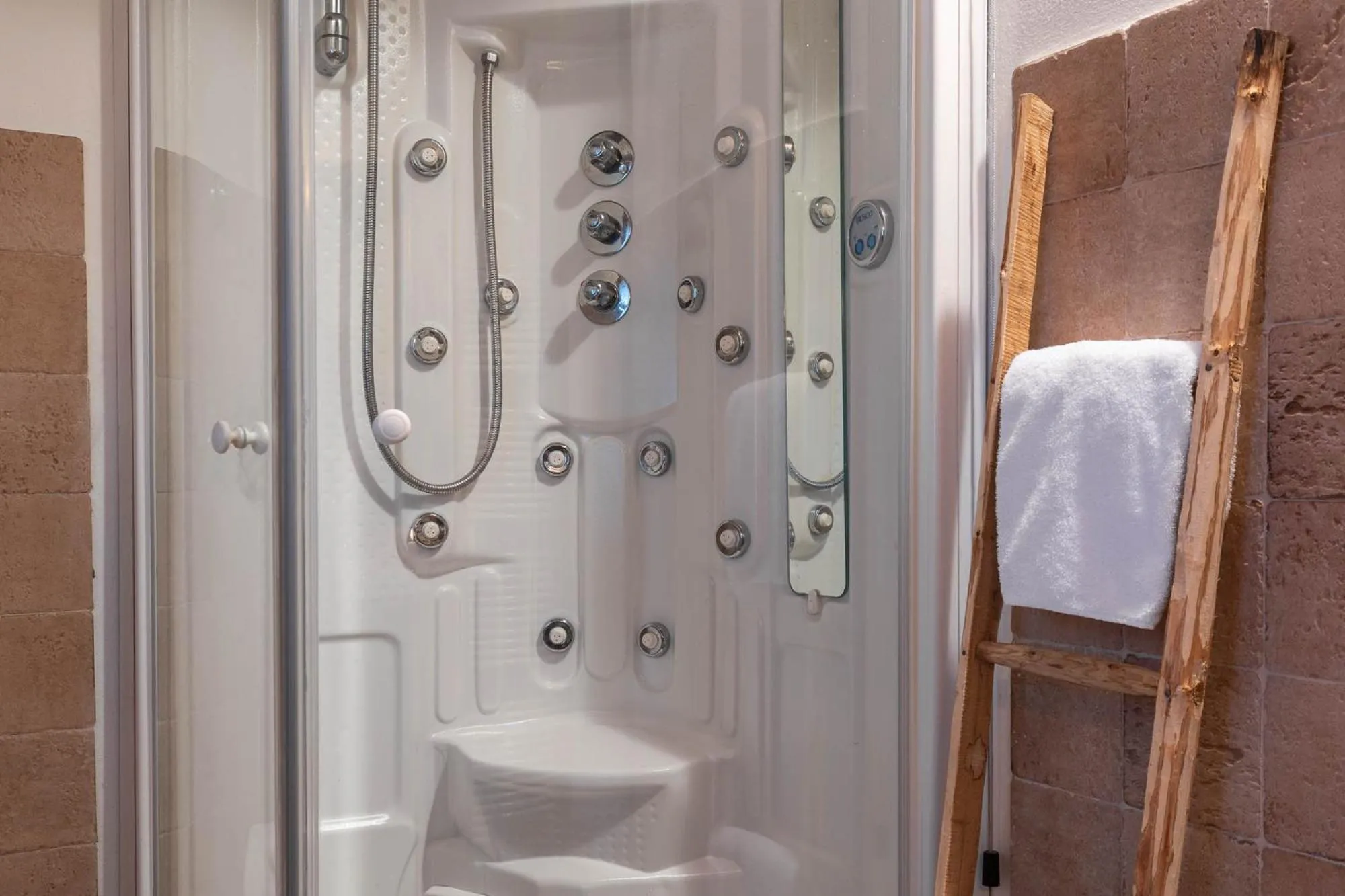 Shower in DormiVeglia B&B