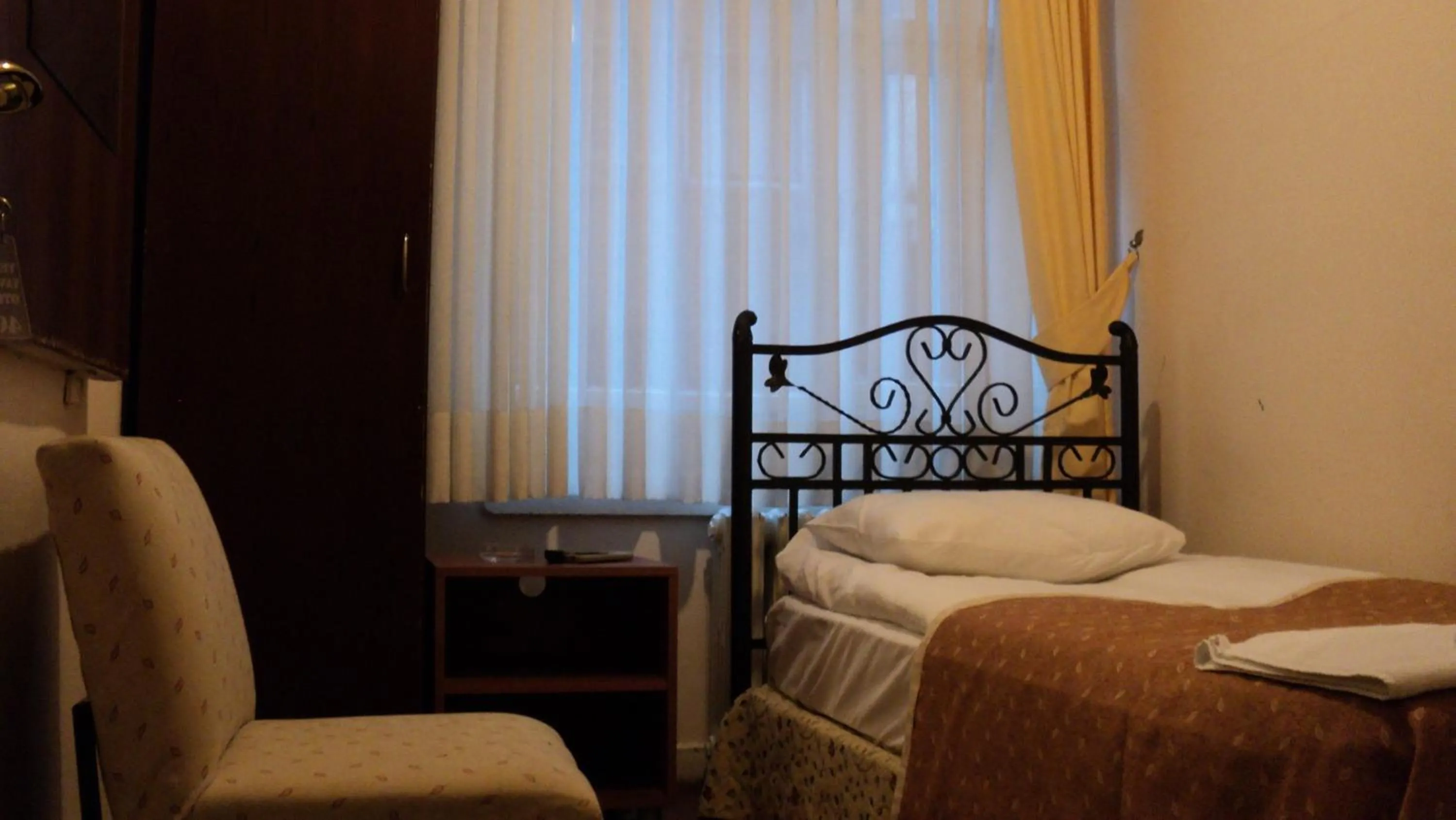 Bed in Yavuz Hotel