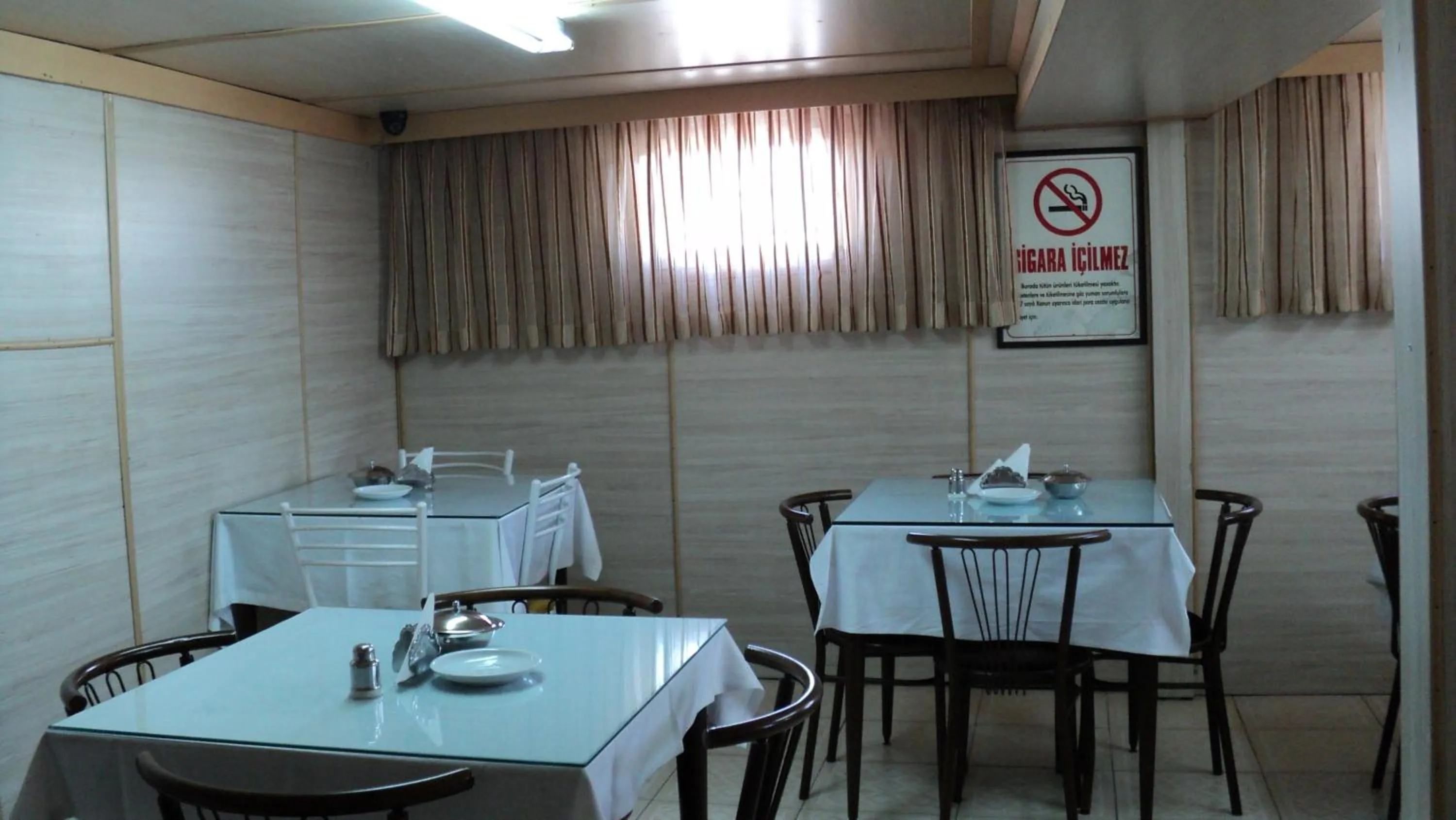Restaurant/places to eat in Yavuz Hotel
