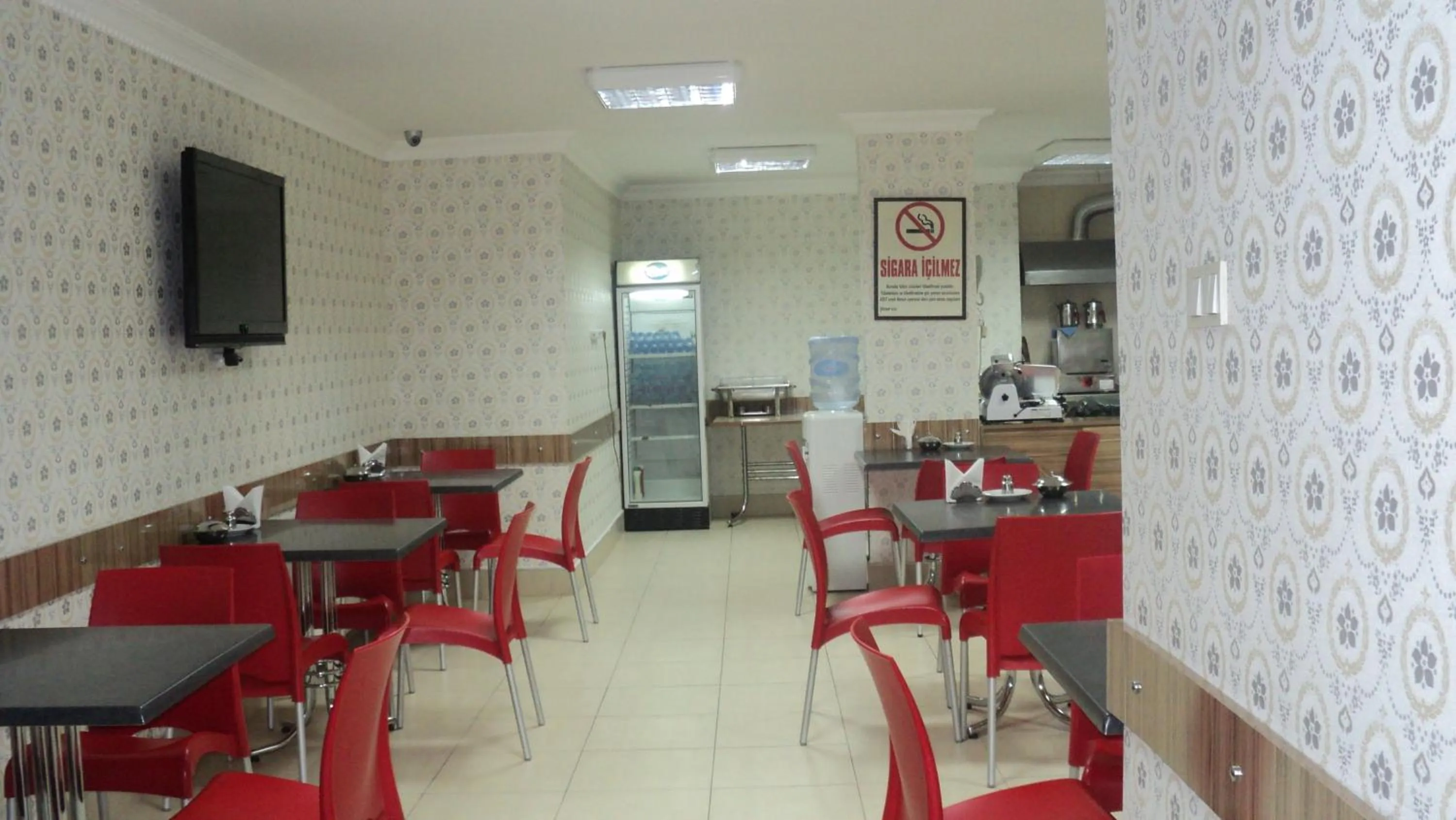 Restaurant/places to eat in Yavuz Hotel