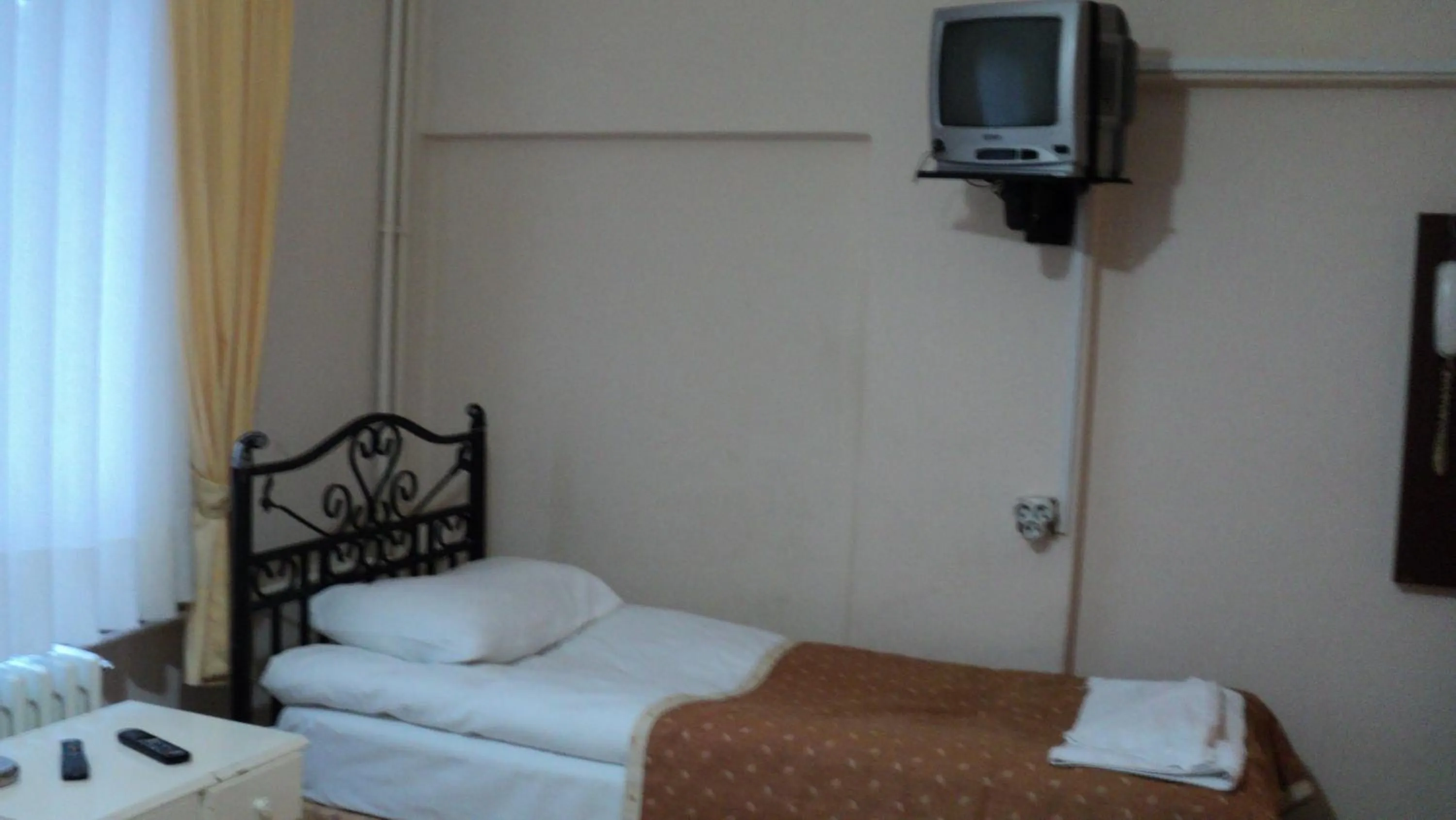 Bed in Yavuz Hotel