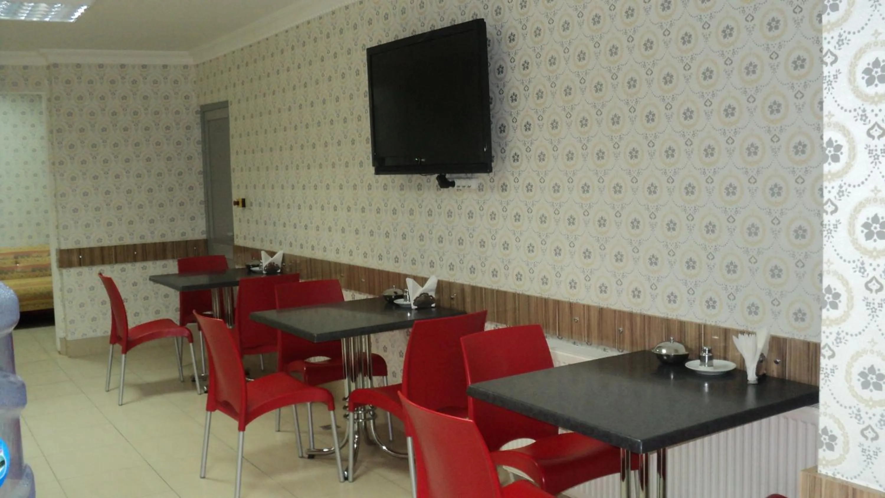 Restaurant/places to eat in Yavuz Hotel