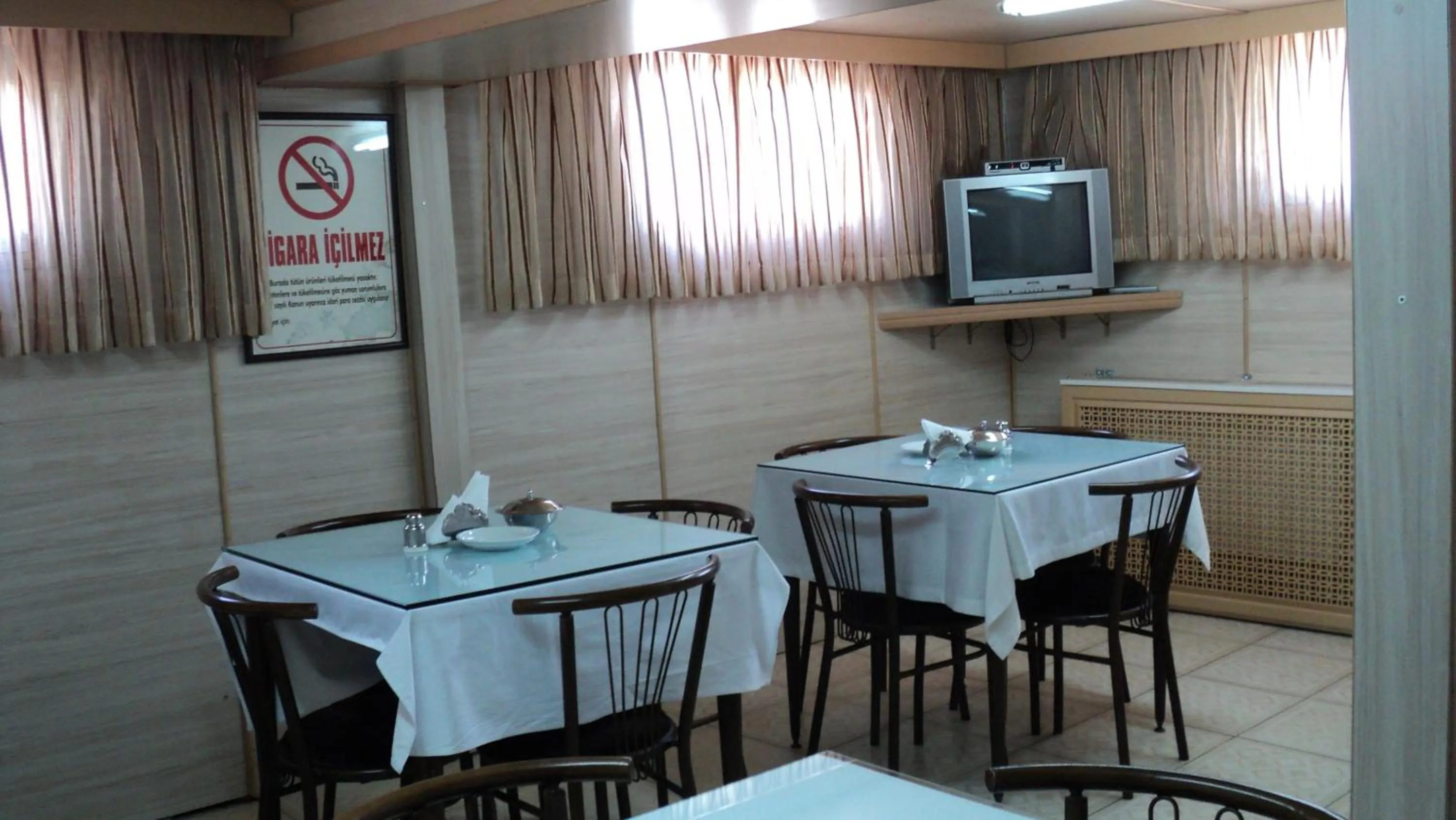 Restaurant/places to eat in Yavuz Hotel