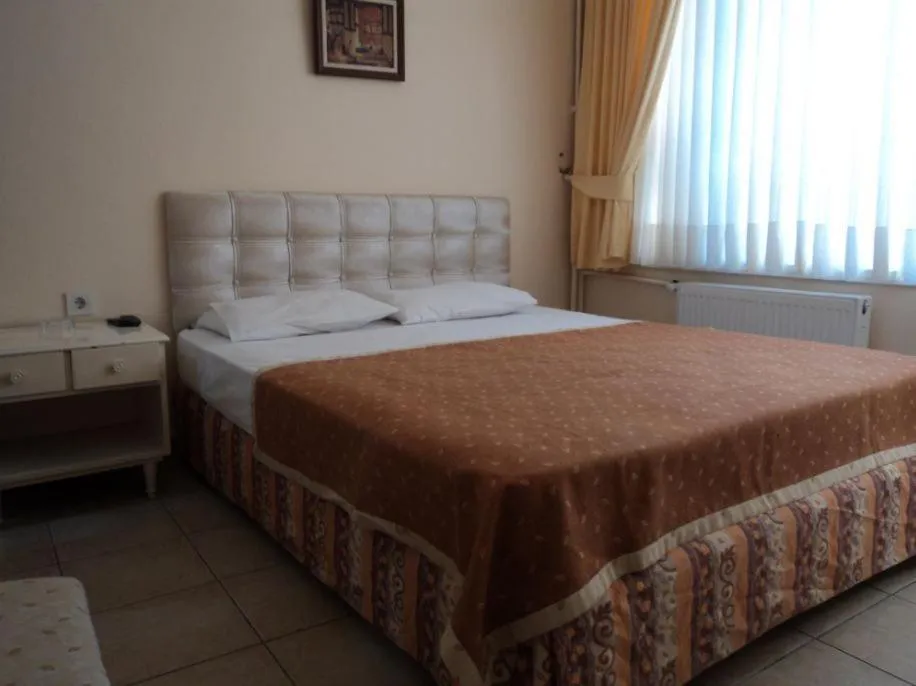 Bed in Yavuz Hotel